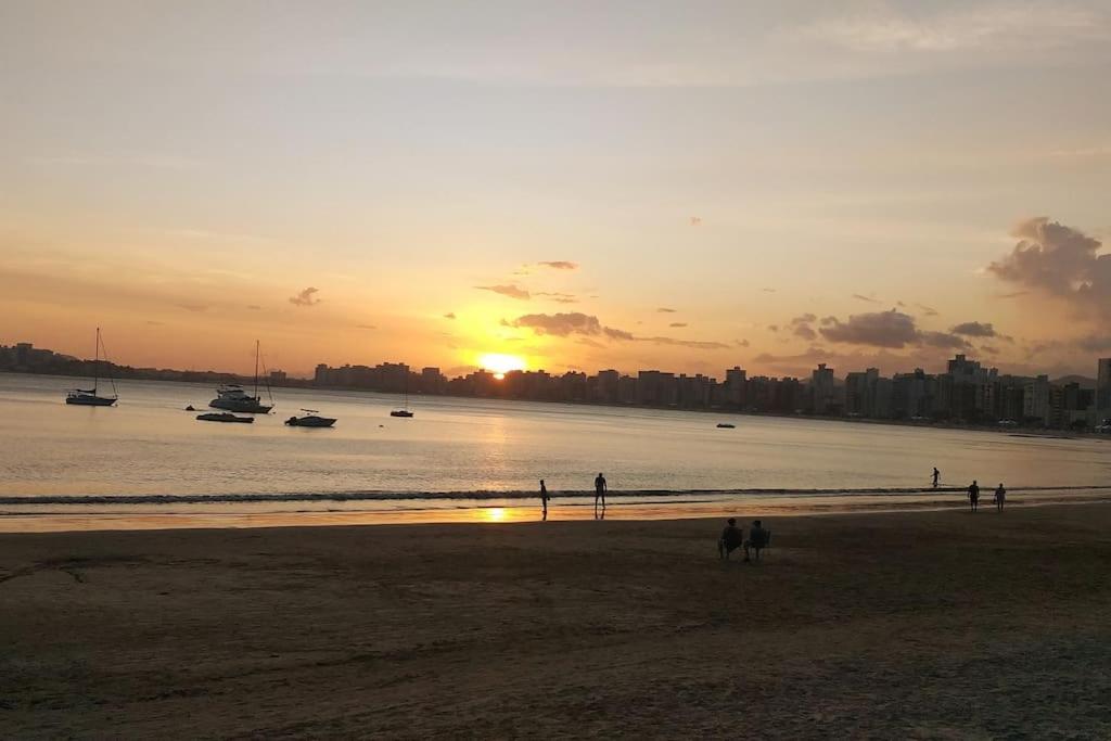 Apartamento de frente para o mar -NOVEMBRO E DEZEMBRO SEM ELEVADOR PRAIA DO MORRO