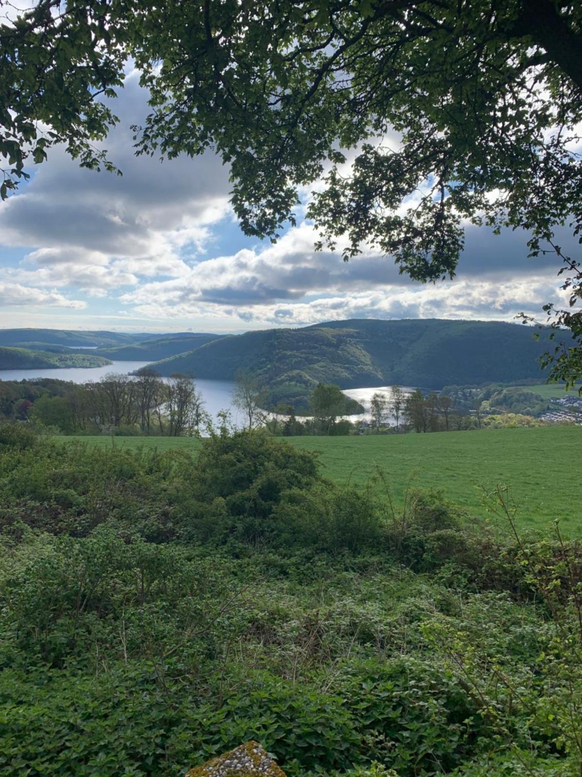 Berg Blick Eifler Bauernhaus modern restauriert