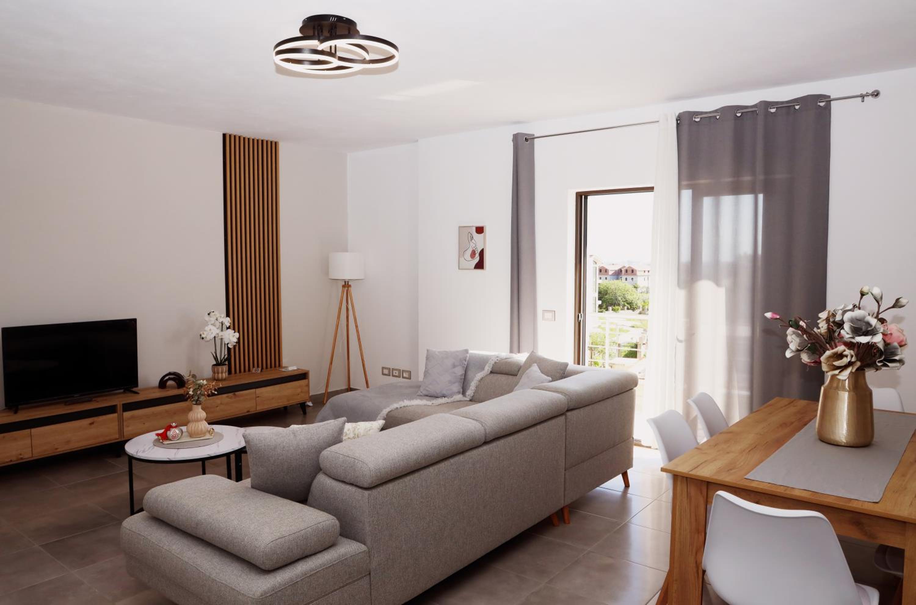 Rajmonda Apartment