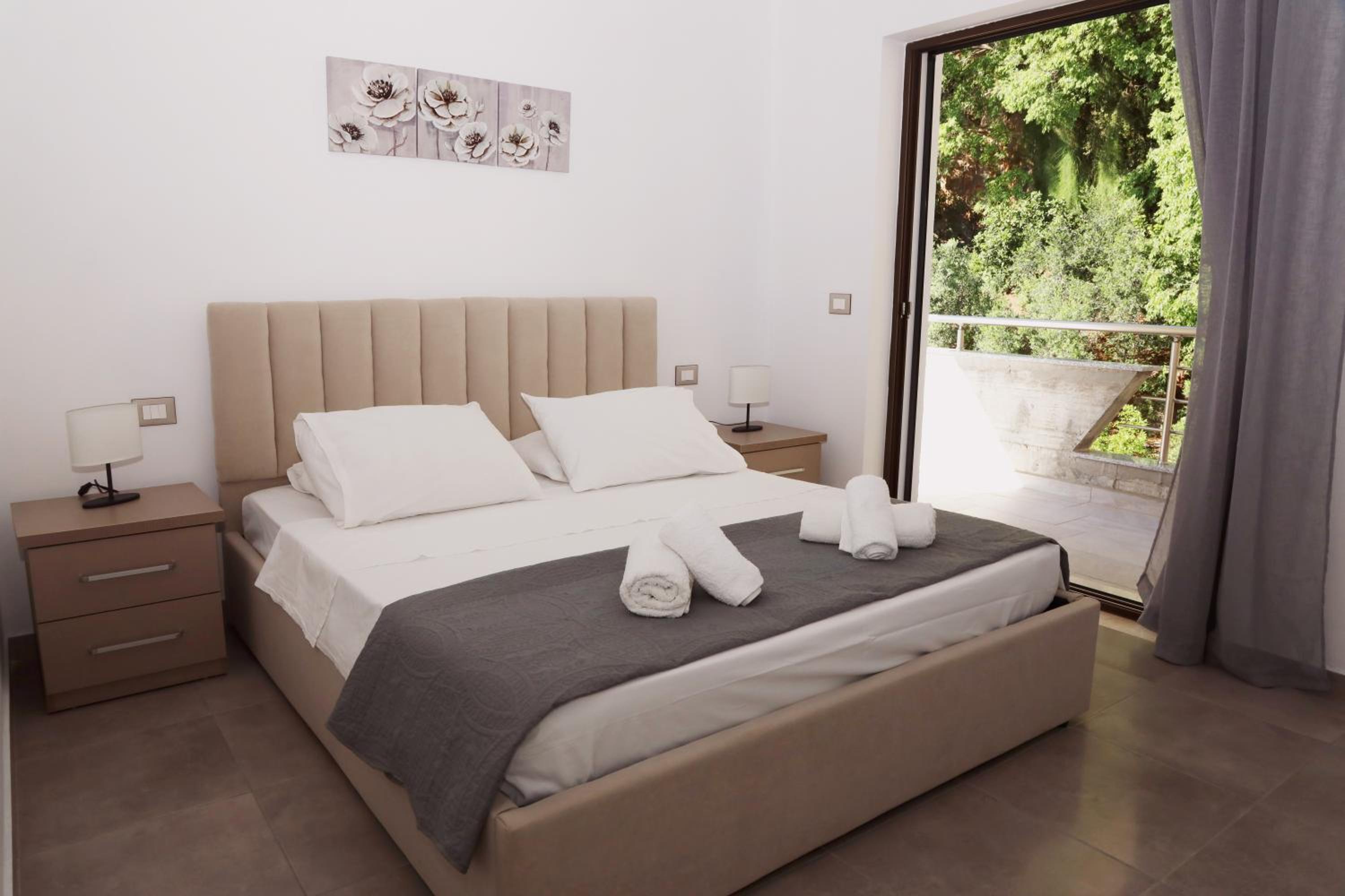 Rajmonda Apartment