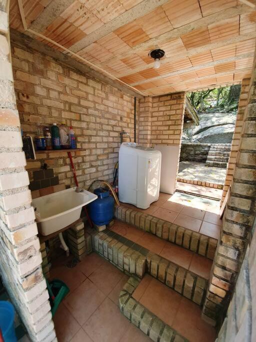 Casa em Sambaqui - Sto Antônio de Lisboa