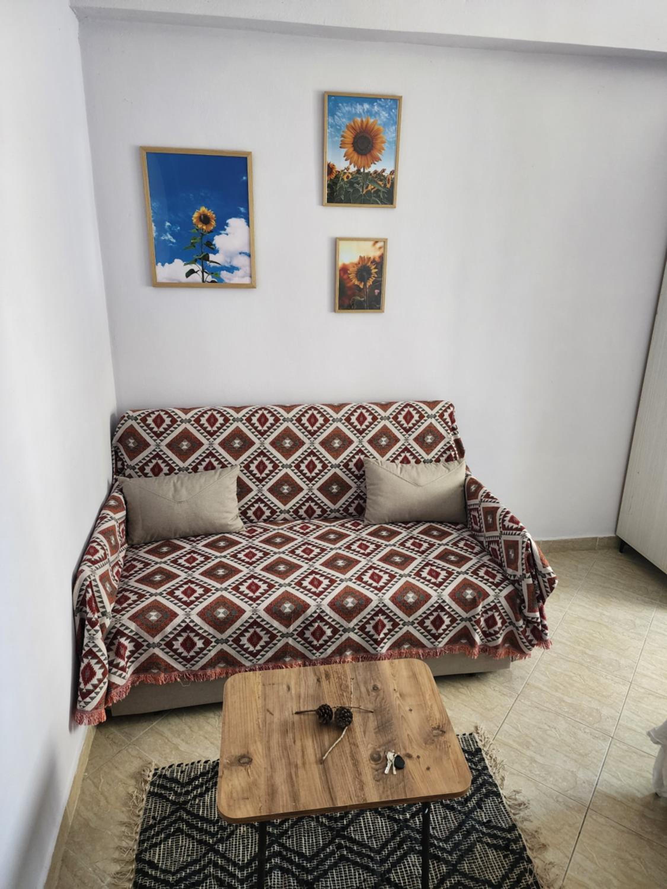 Sunflower Apartment