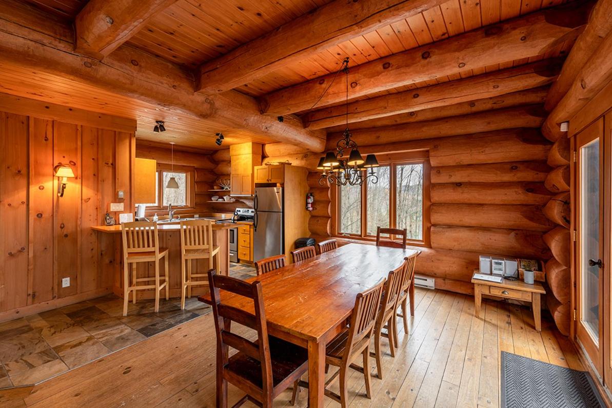 Cote Nord Tremblant Chalet Barrie