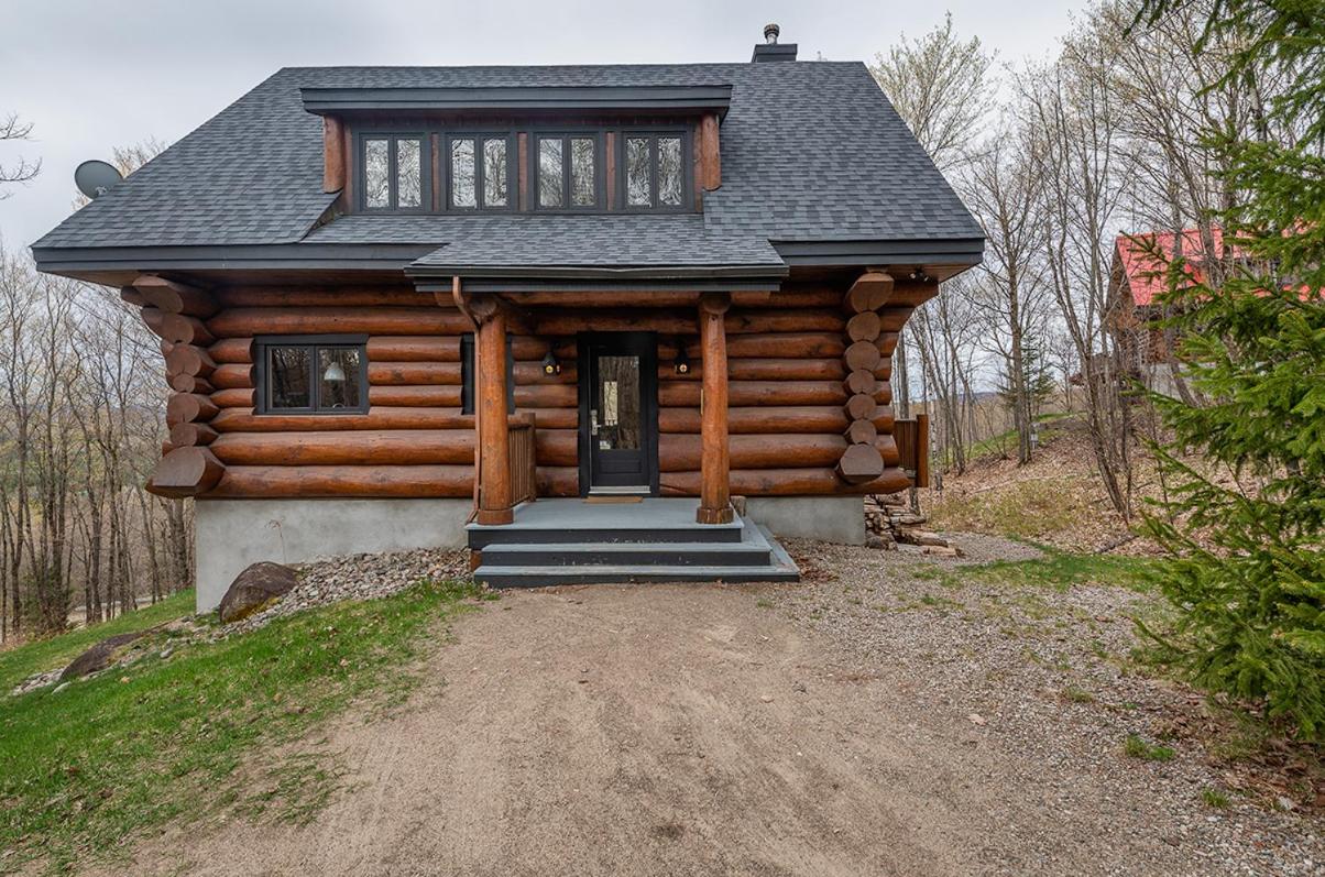 Cote Nord Tremblant Chalet Barrie