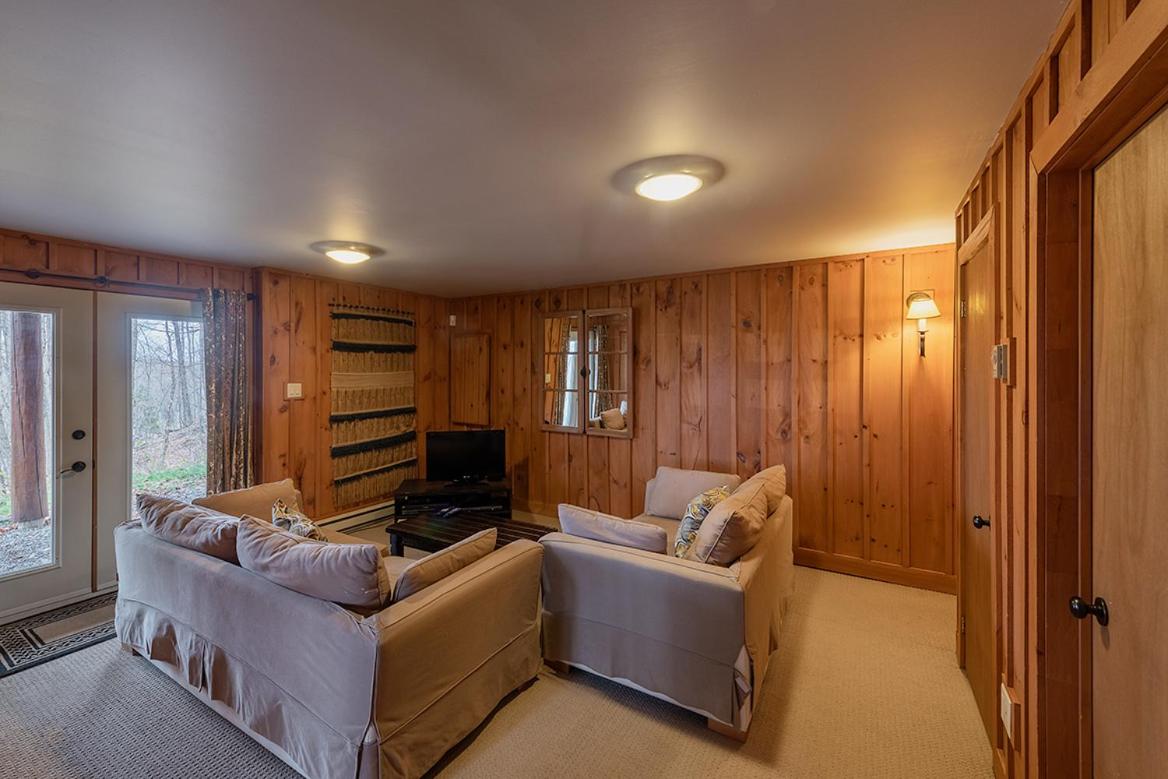 Cote Nord Tremblant Chalet Barrie