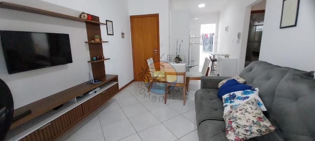 Apartamento no centro da praia com piscina - AP 80
