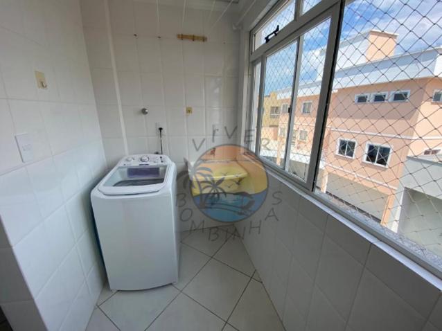 Apartamento no centro da praia com piscina - AP 80