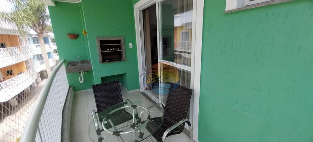 Apartamento no centro da praia com piscina - AP 80