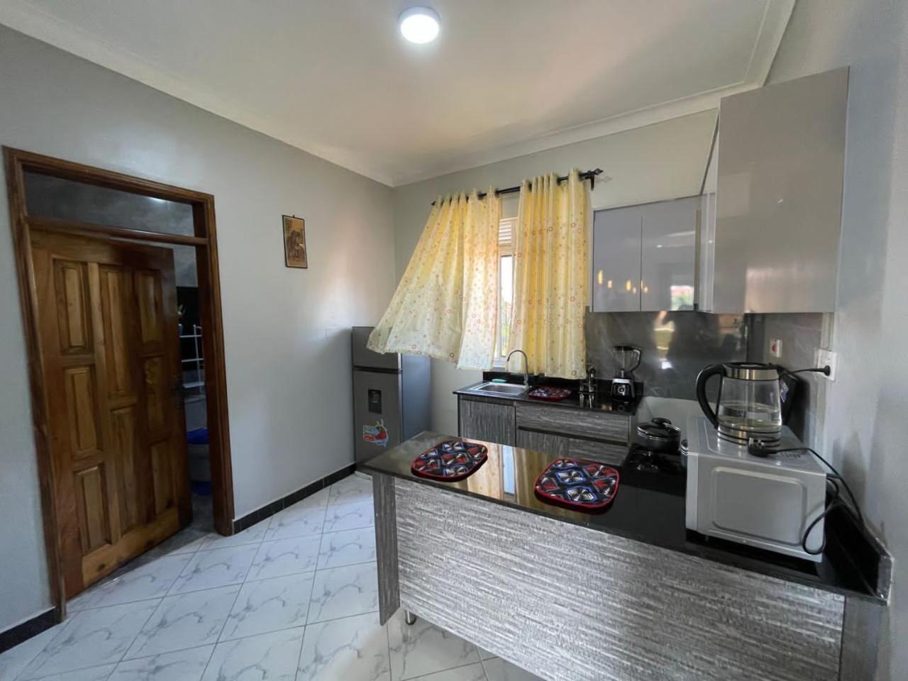VaanaKabod Cozy Home, Munyonyo view 3