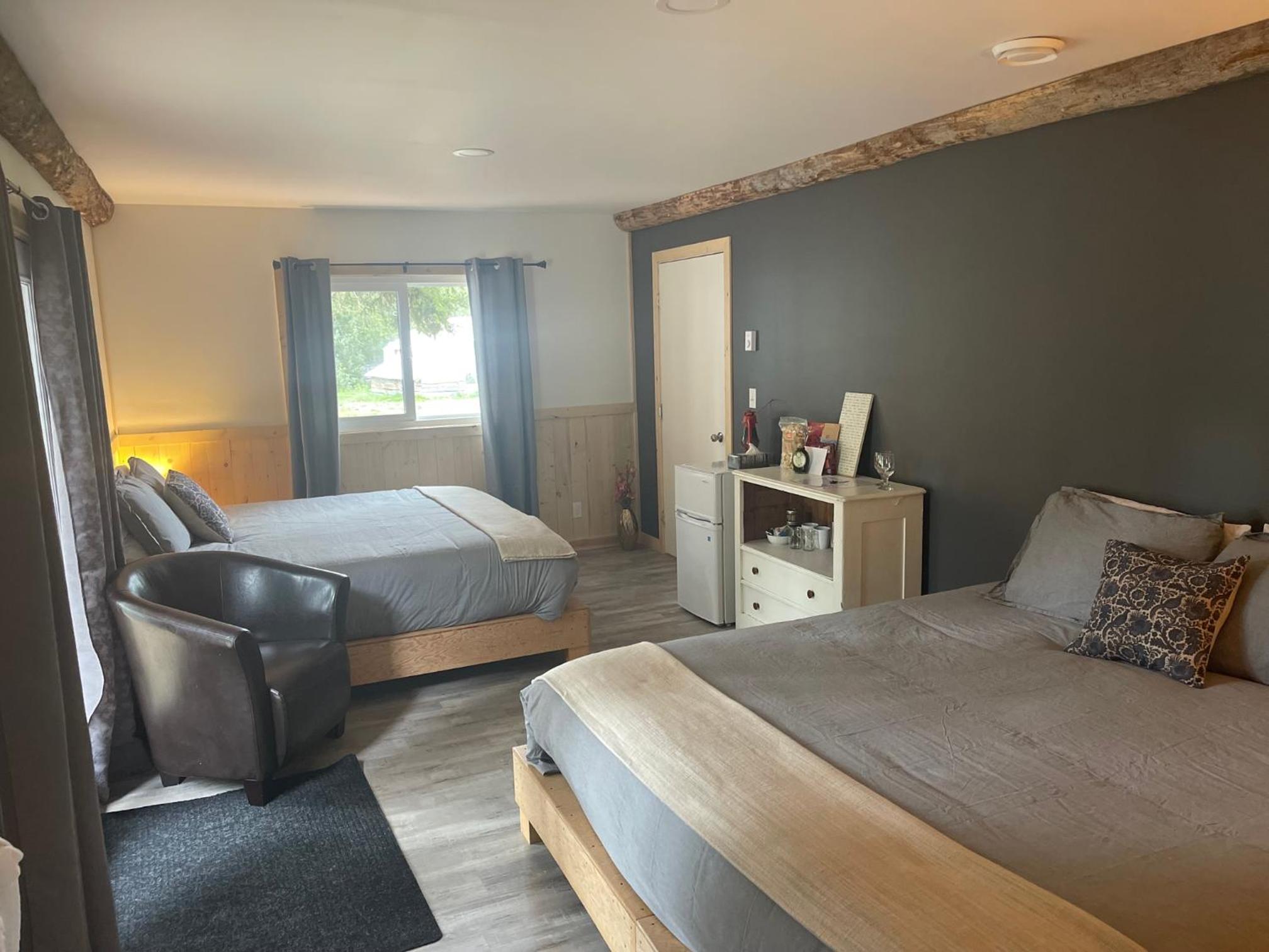 Mount Logan EcoLodge & Retreat Center