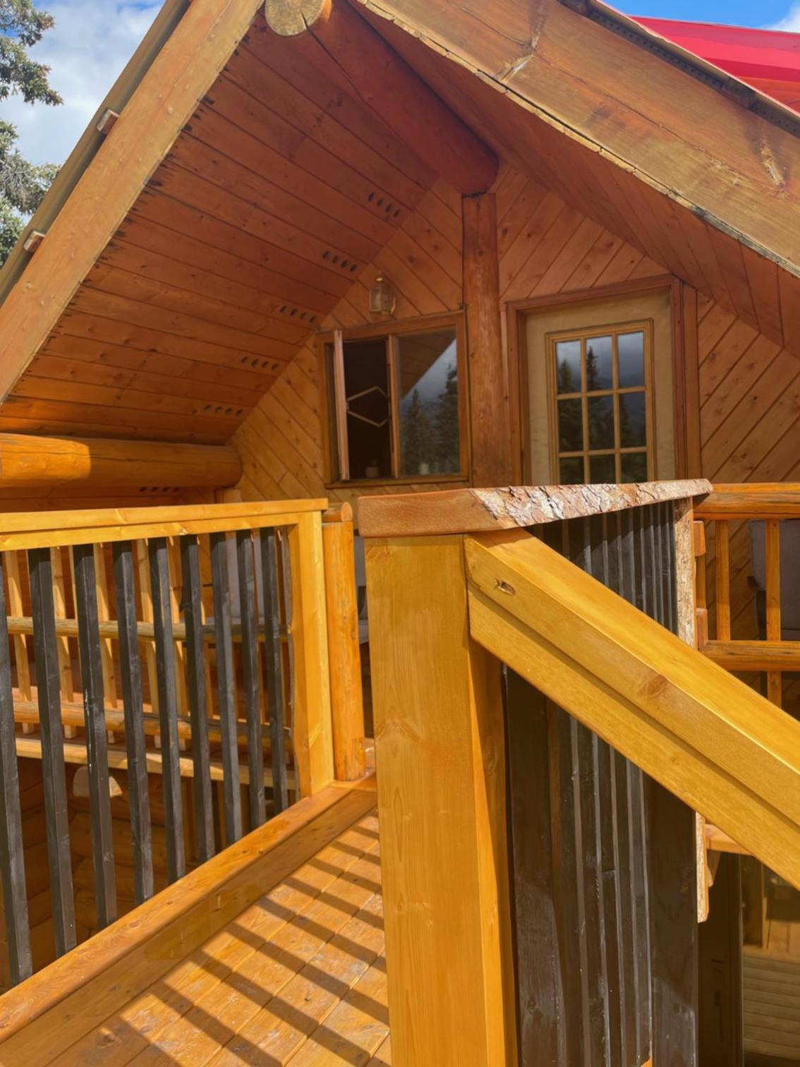 Mount Logan EcoLodge & Retreat Center