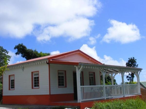 Bungalow Corail, F3 avec piscine à Sainte Luce view 3