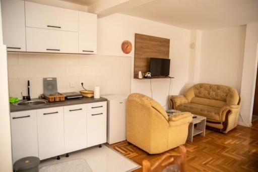 SARAH APARTMENTS