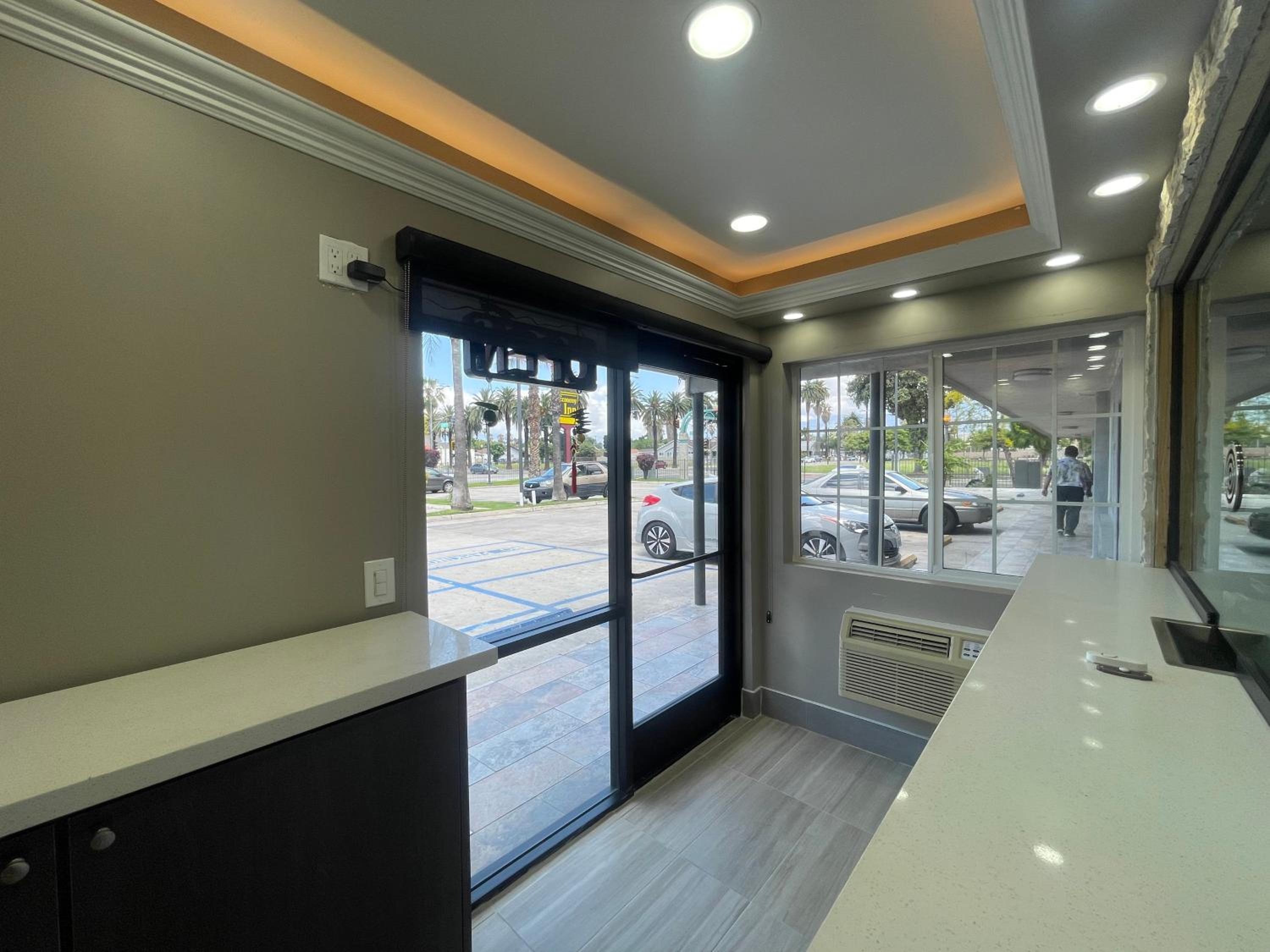 San Bernardino Vacations - Economy Inn - Property Image 10