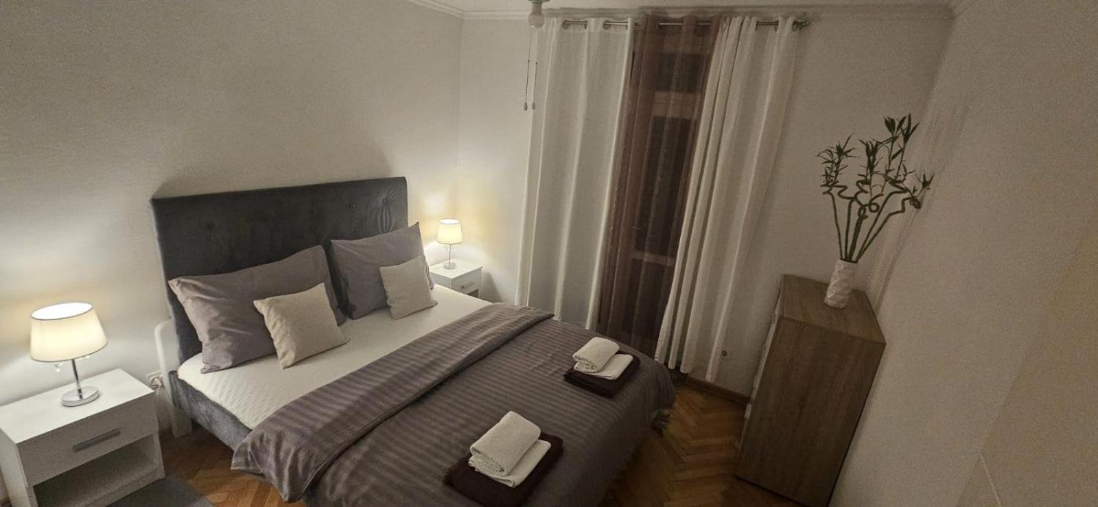 Tole Apartment