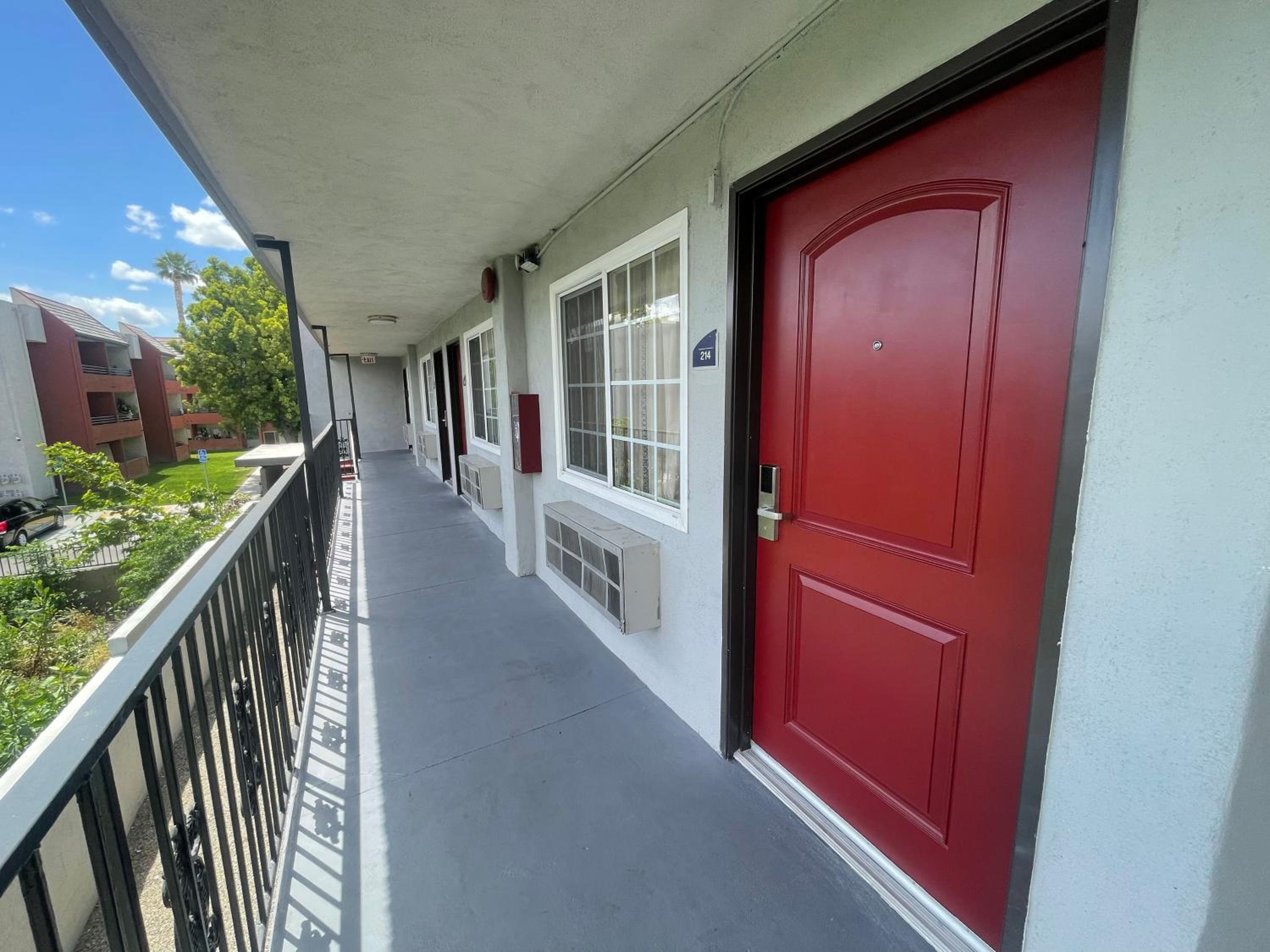 San Bernardino Vacations - Economy Inn - Property Image 27