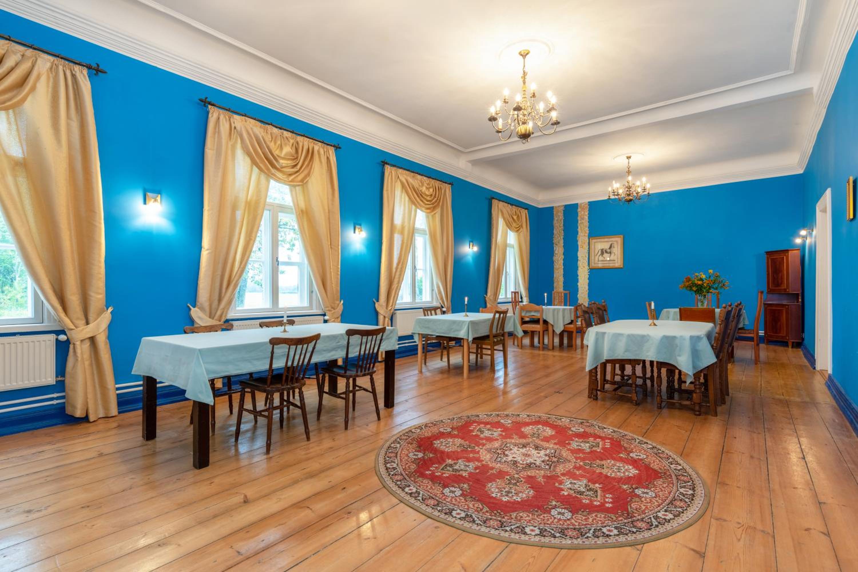 Kursi Summer Manor