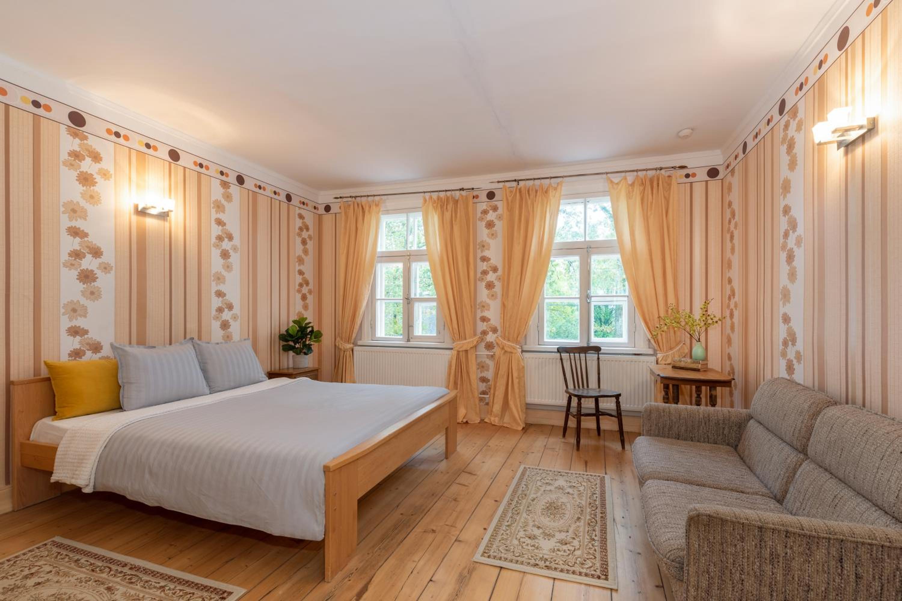 Kursi Summer Manor