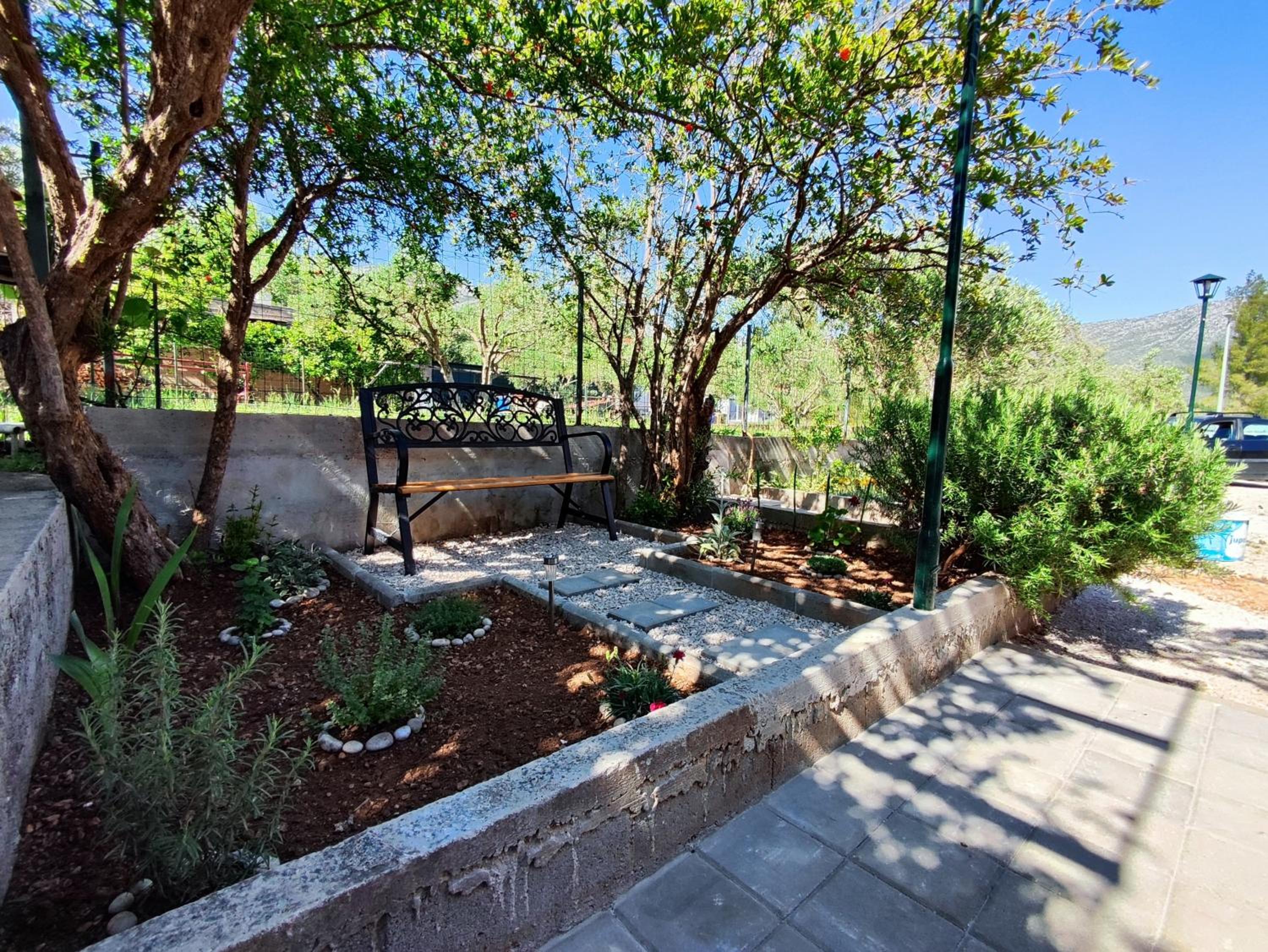 Studio Apartment FortyOne view 5