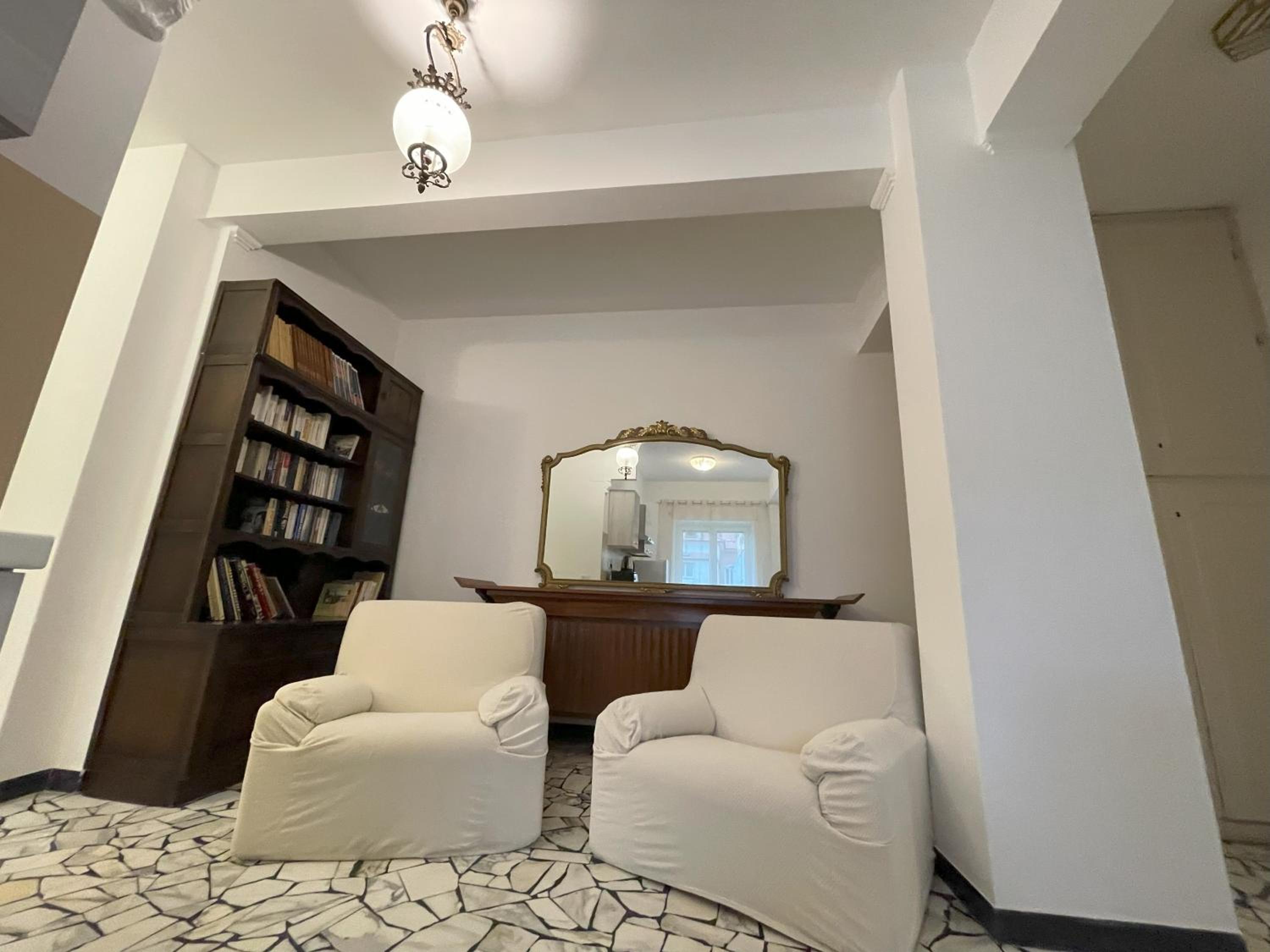 Hotel Airaldi8 -Ex La Reggia- Trilocali in centro a 50 m dal mare - Image 1