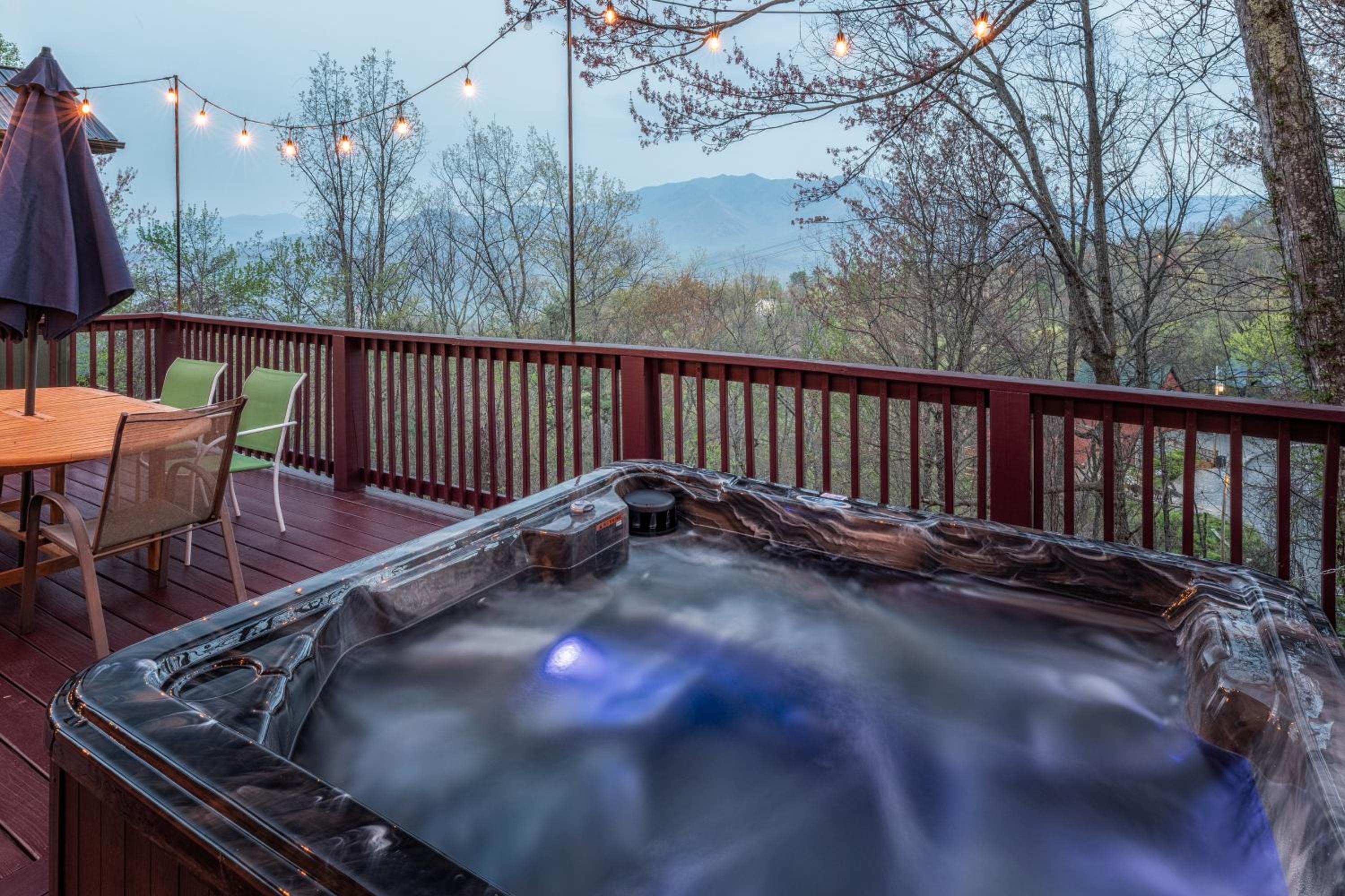 Gatlinburg Cabin With Breathtaking Views, Hot Tub, Sauna, 10 min to downtown and National Park view 3