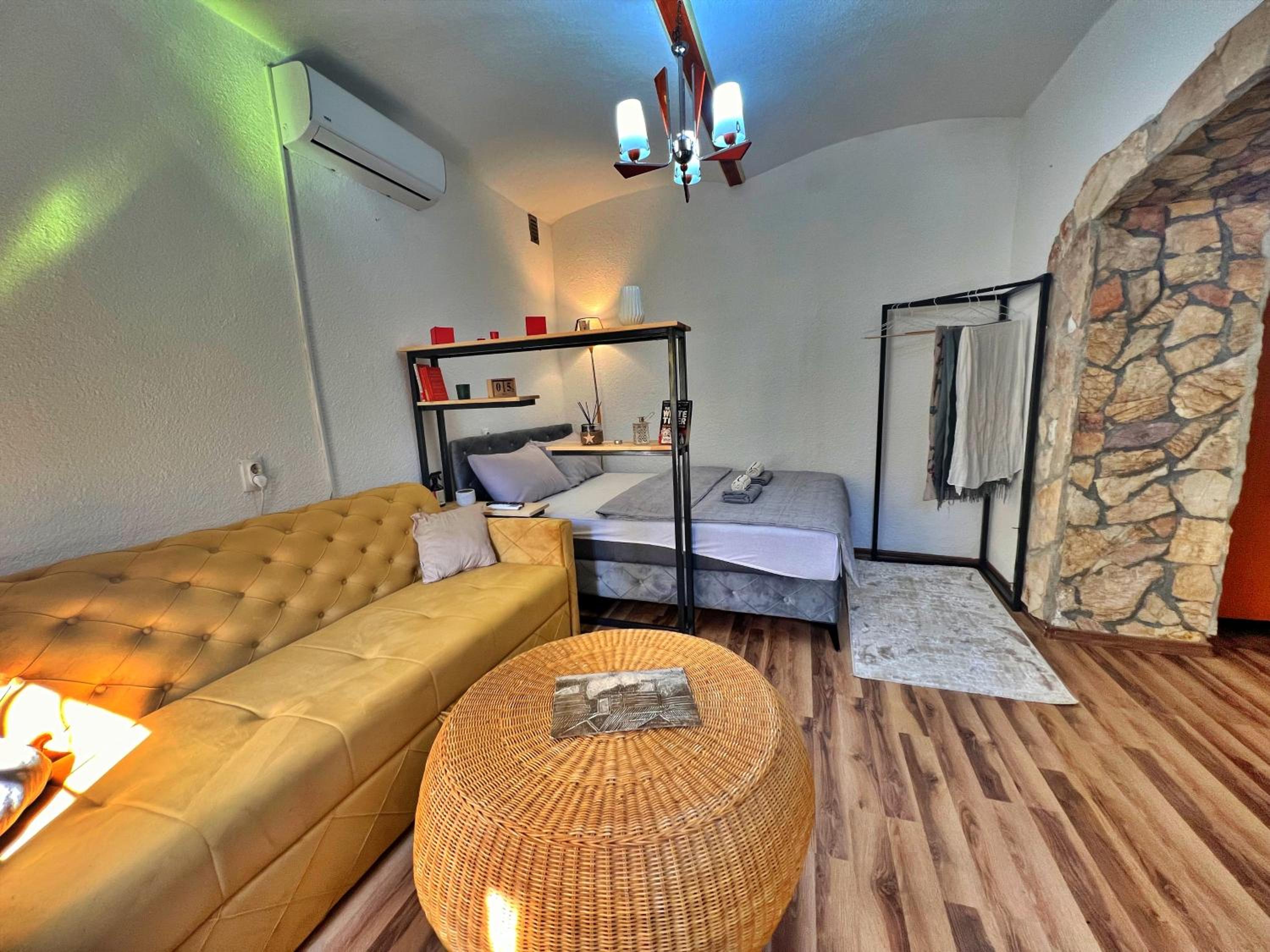 Old Town Studio with Patio