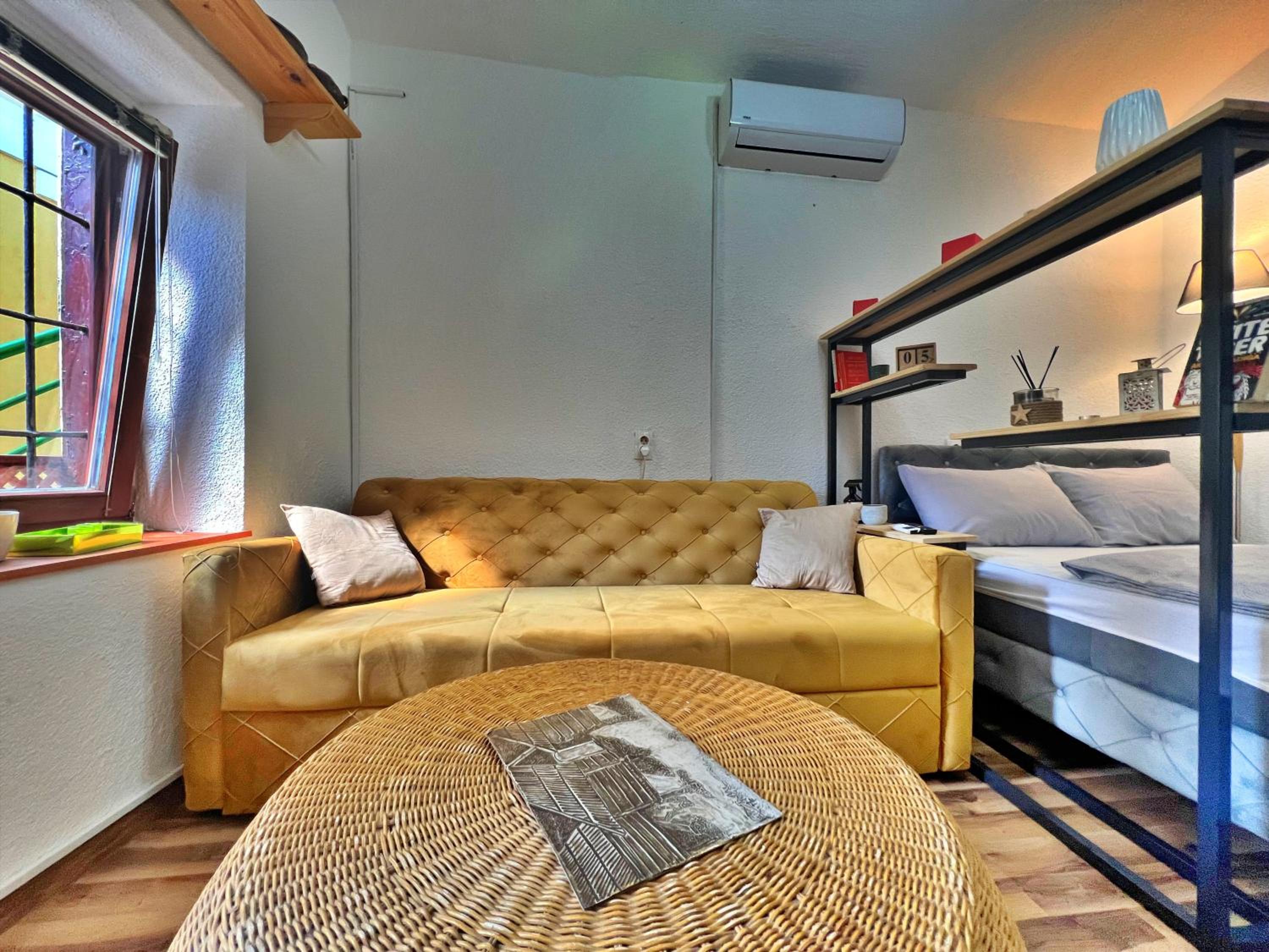 Old Town Studio with Patio