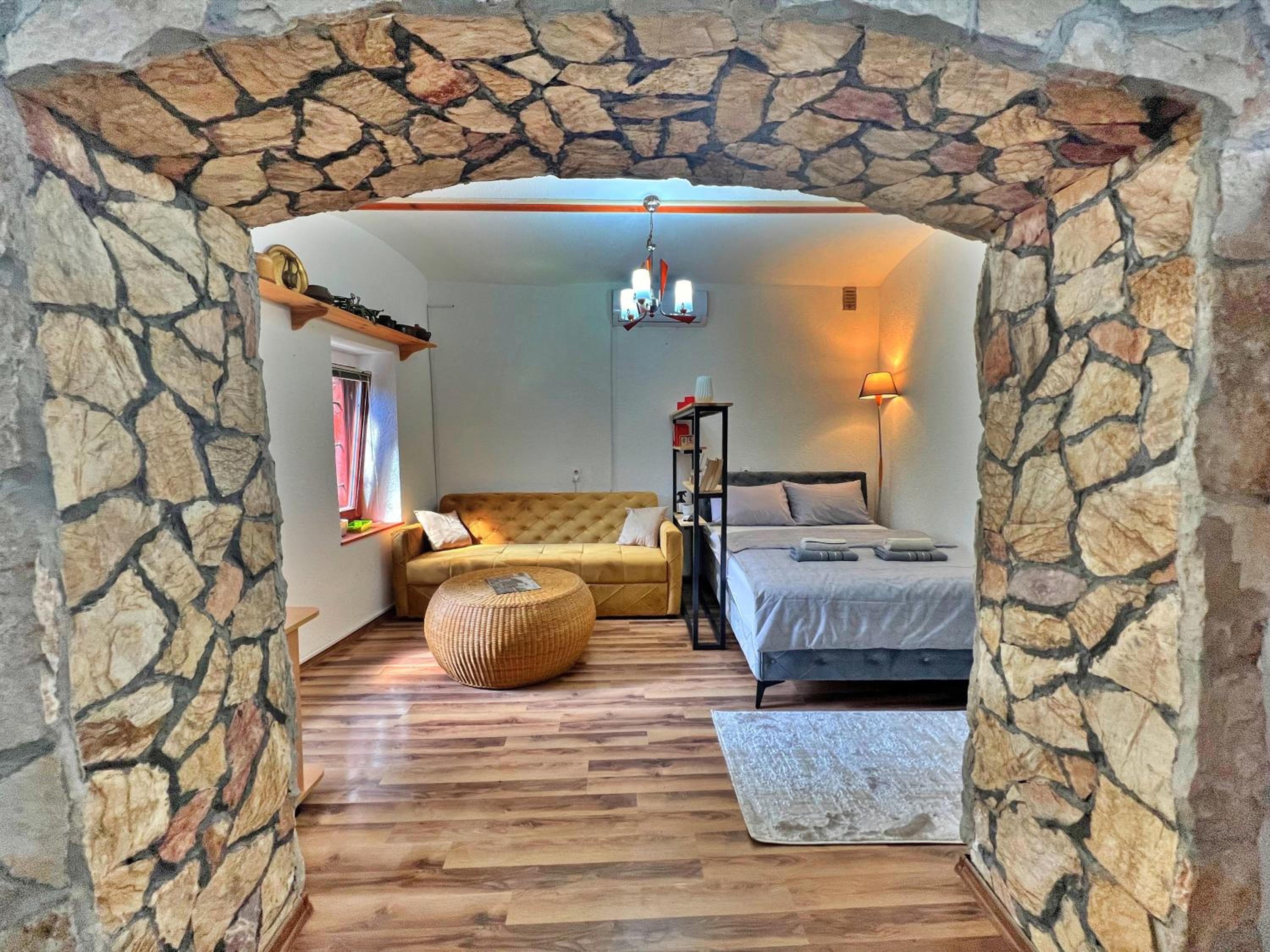 Old Town Studio with Patio