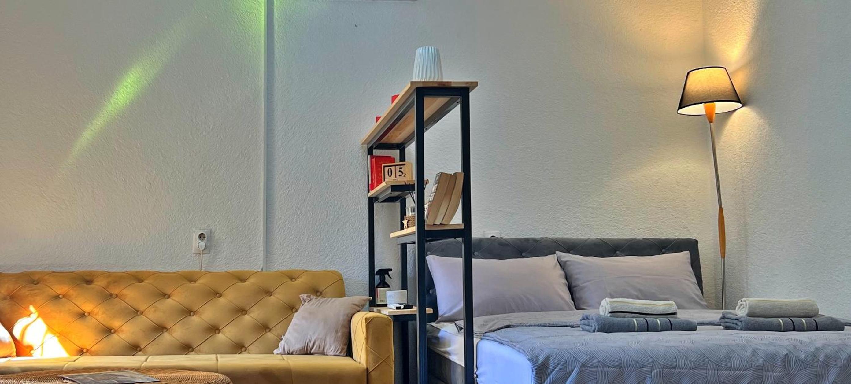 Old Town Studio with Patio