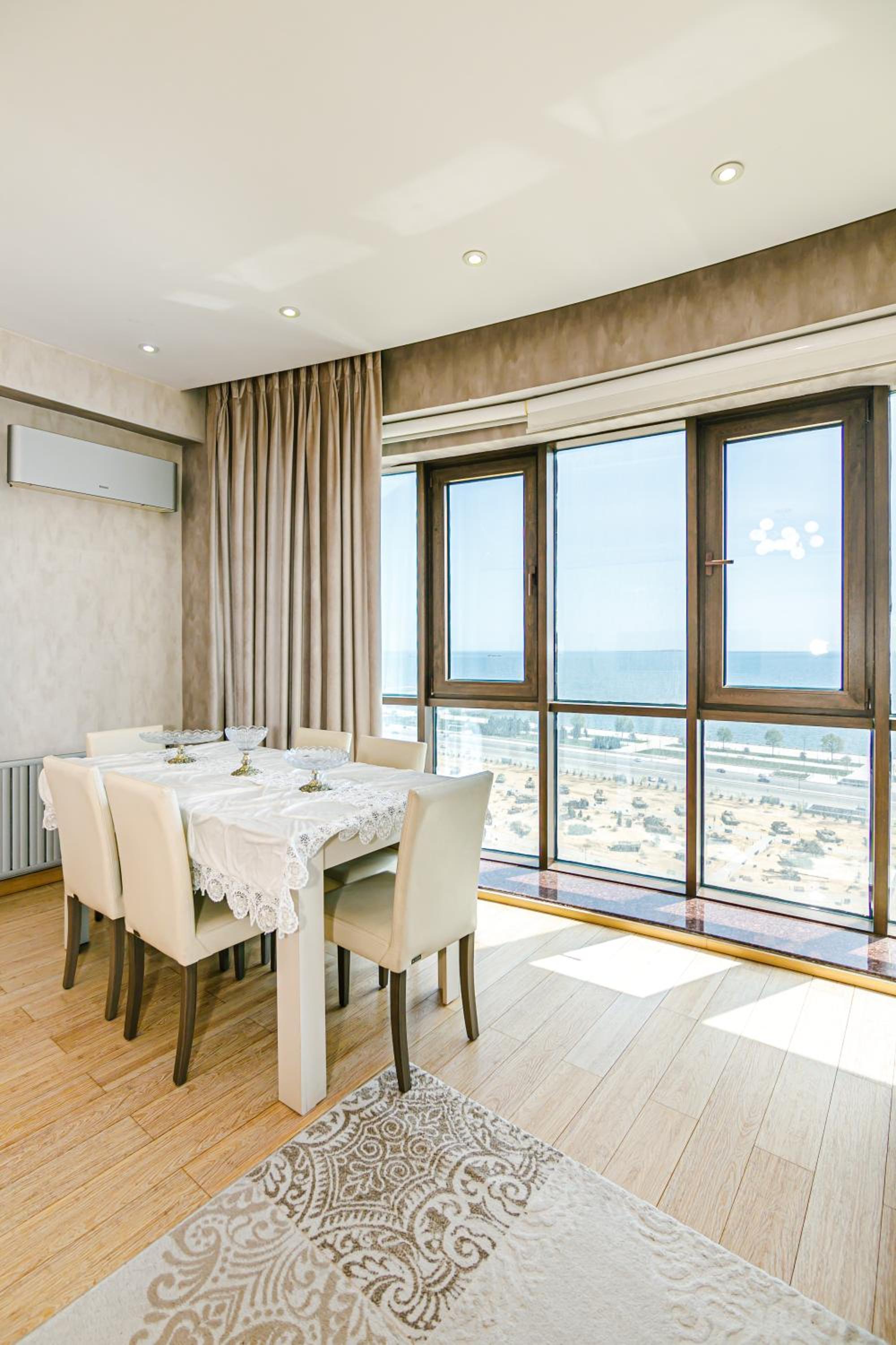 Megafun Sea View B1