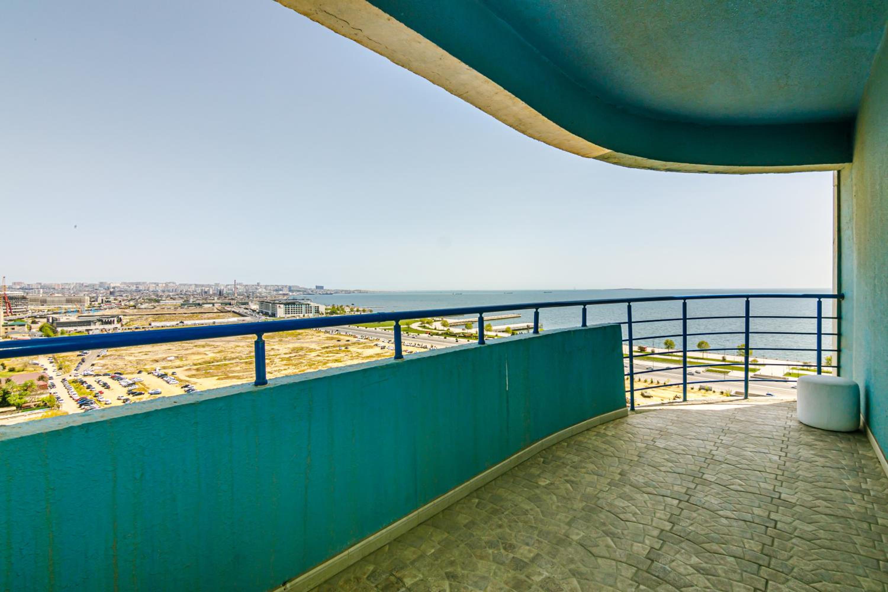 Megafun Sea View B1