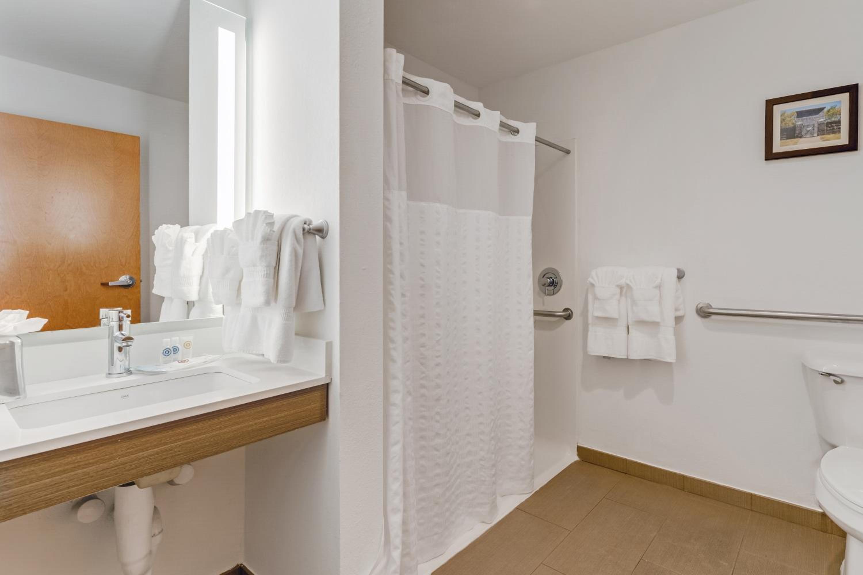 Murfreesboro Vacations - Comfort Suites - Property Image 9