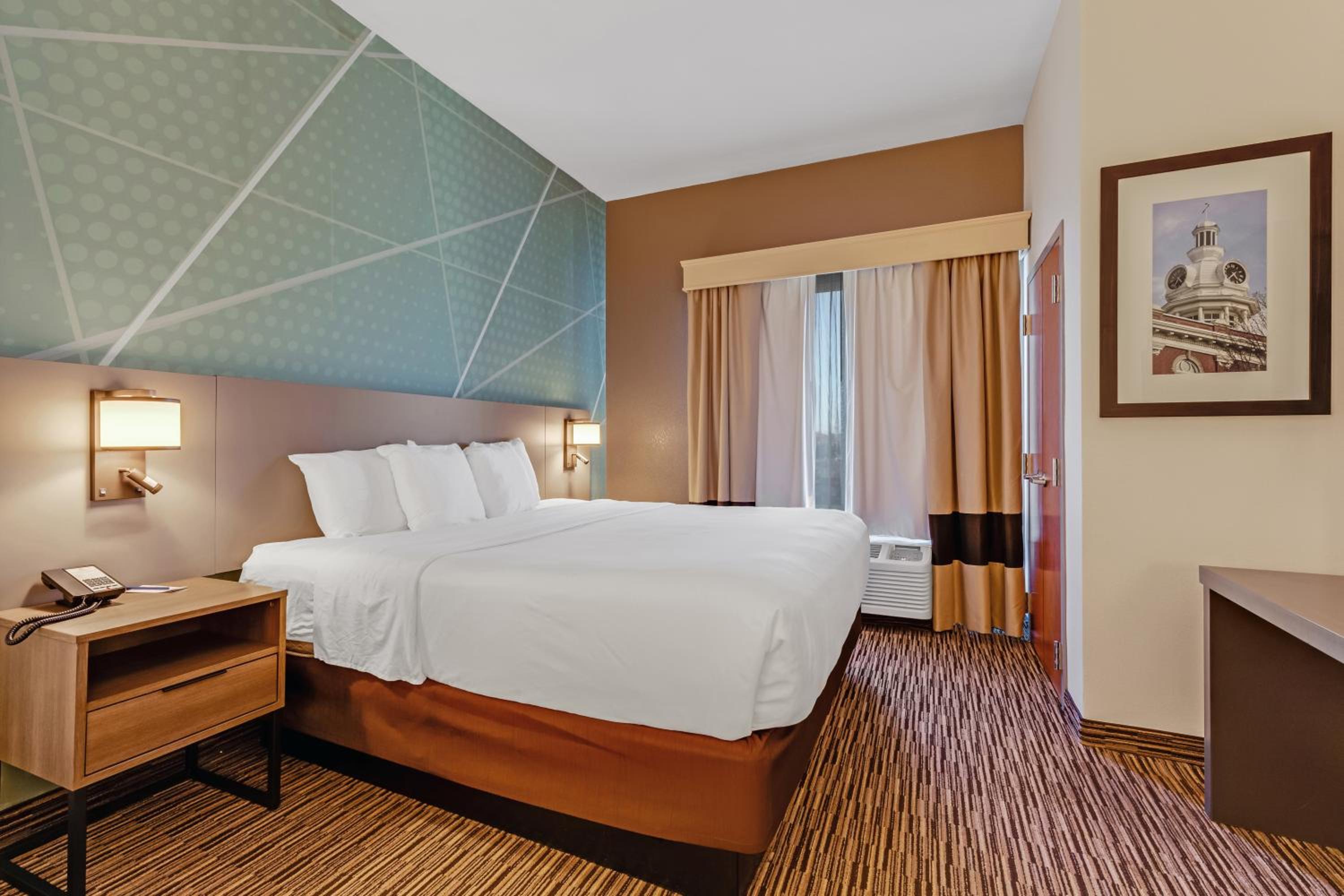 Murfreesboro Vacations - Comfort Suites - Property Image 10