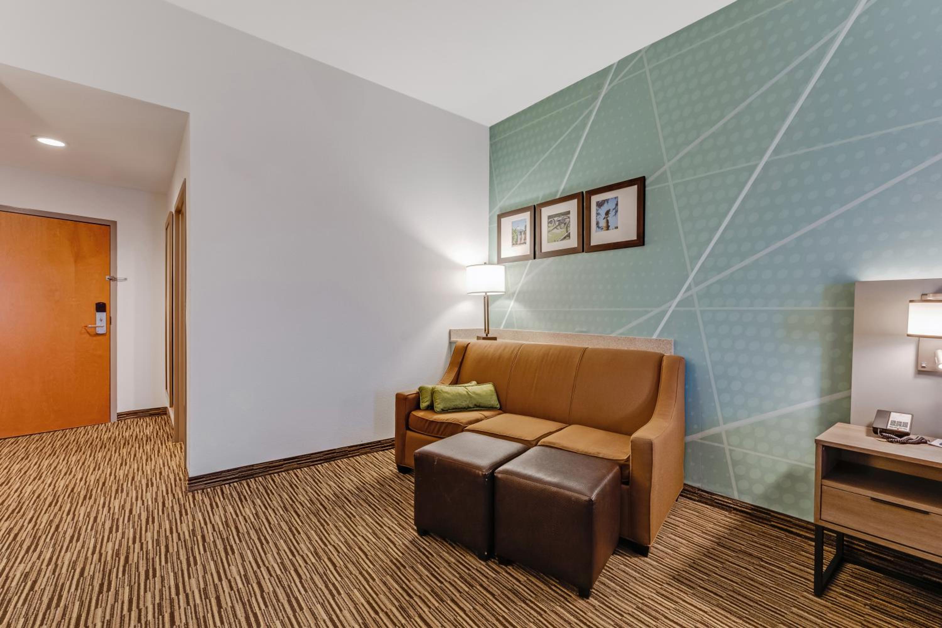 Murfreesboro Vacations - Comfort Suites - Property Image 7