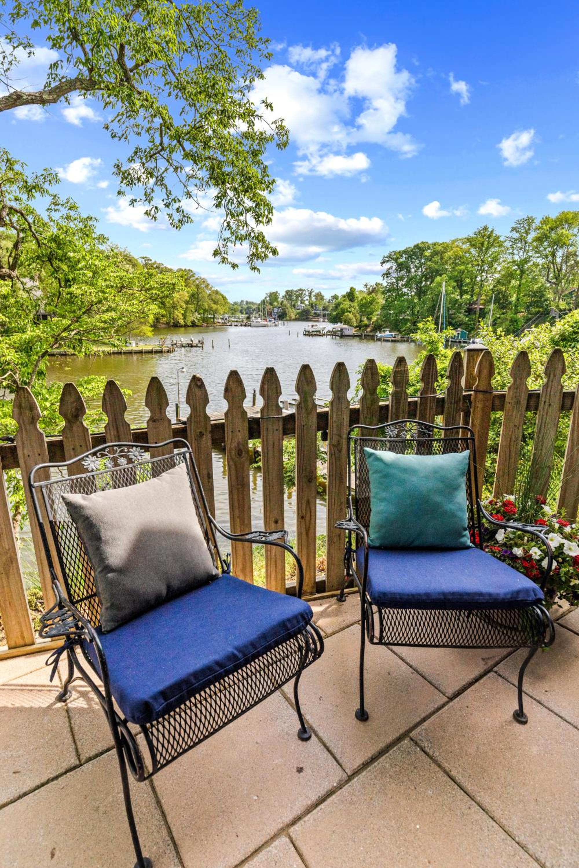 Hotel Riverview Retreat On Warehouse Creek - Image 1