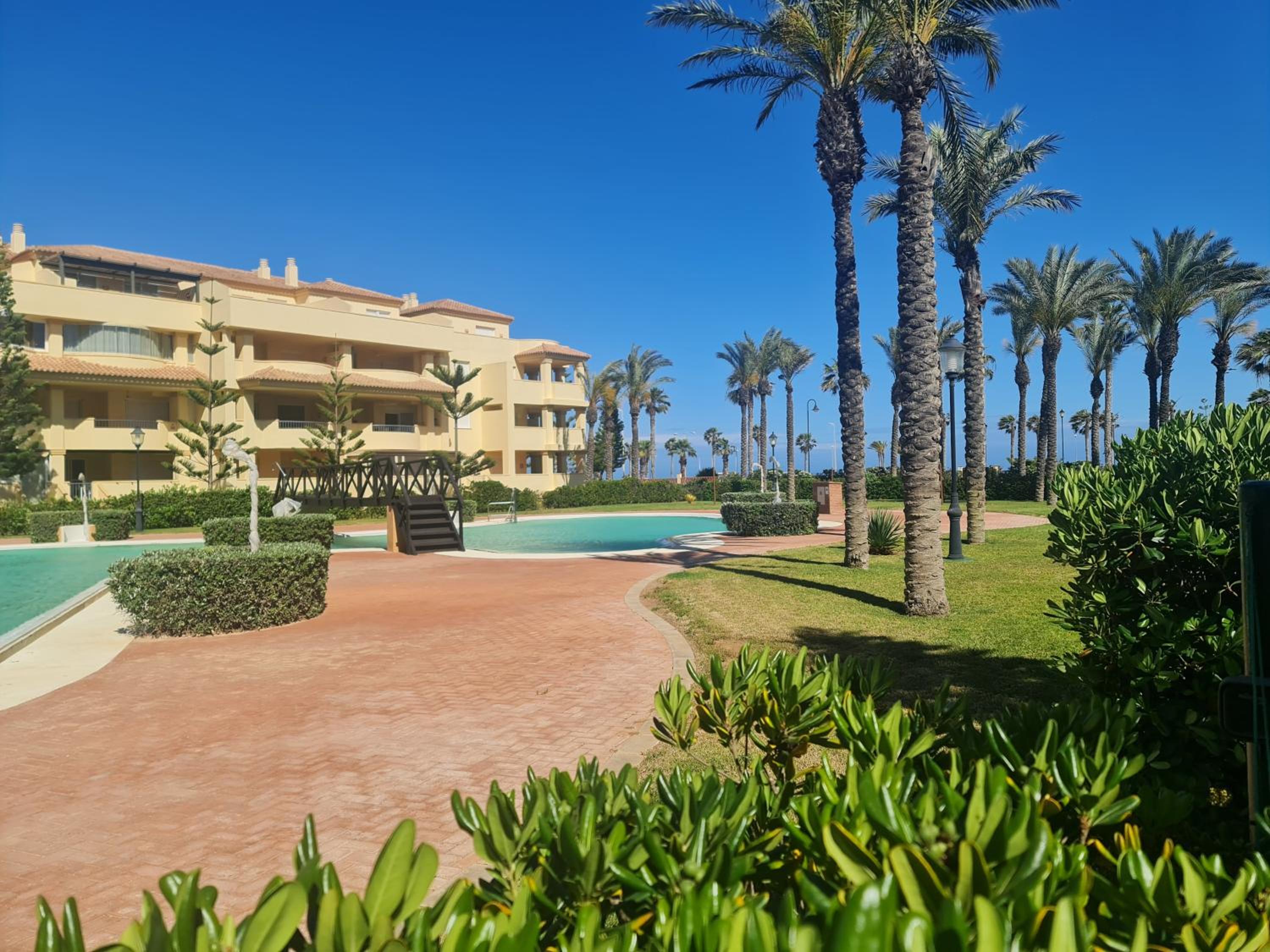 Villa Romana con piscina privada y vistas al jardín