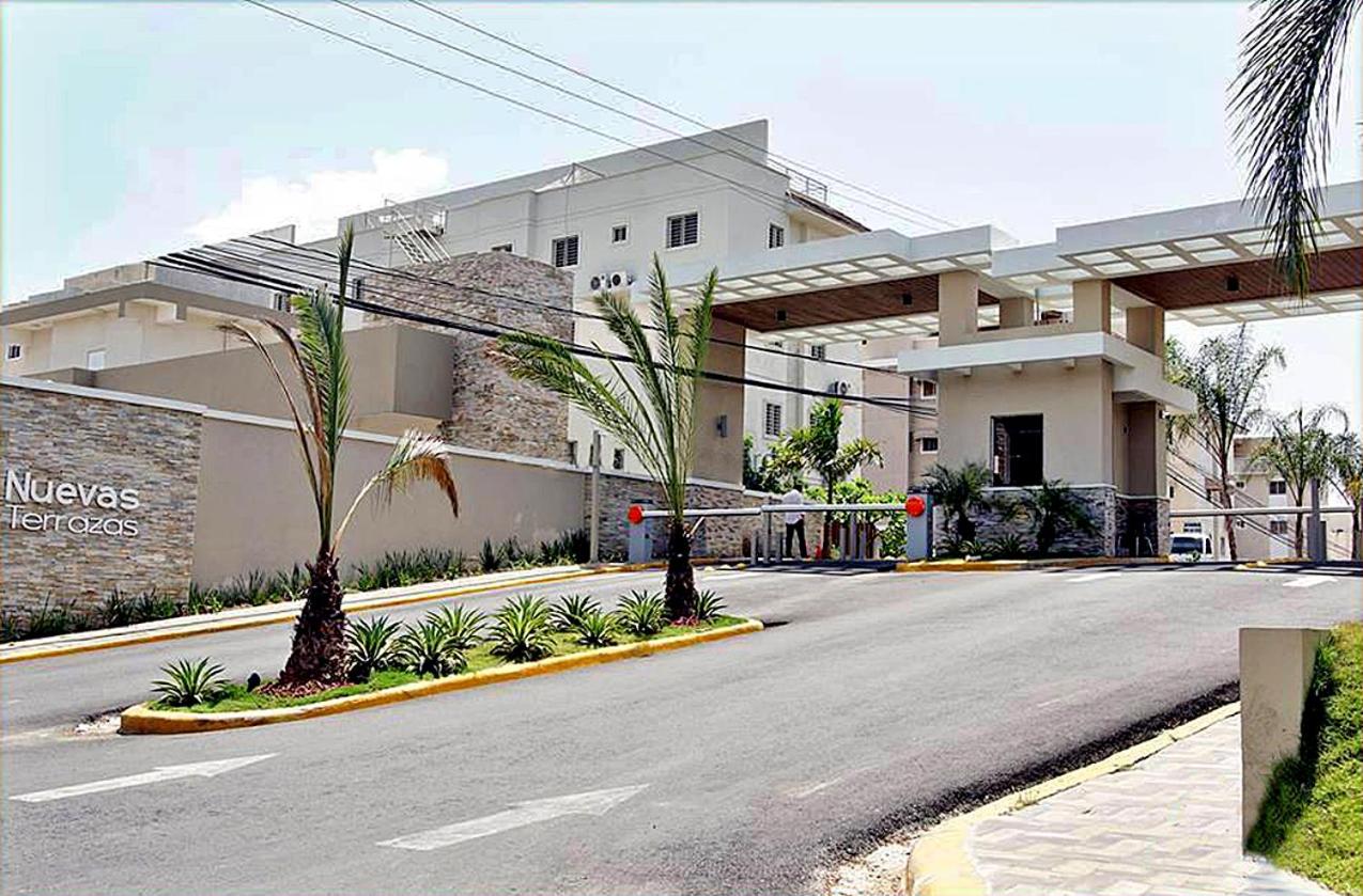 Stylish 2-Bed Condo in Altos de Arroyo Hondo view 3