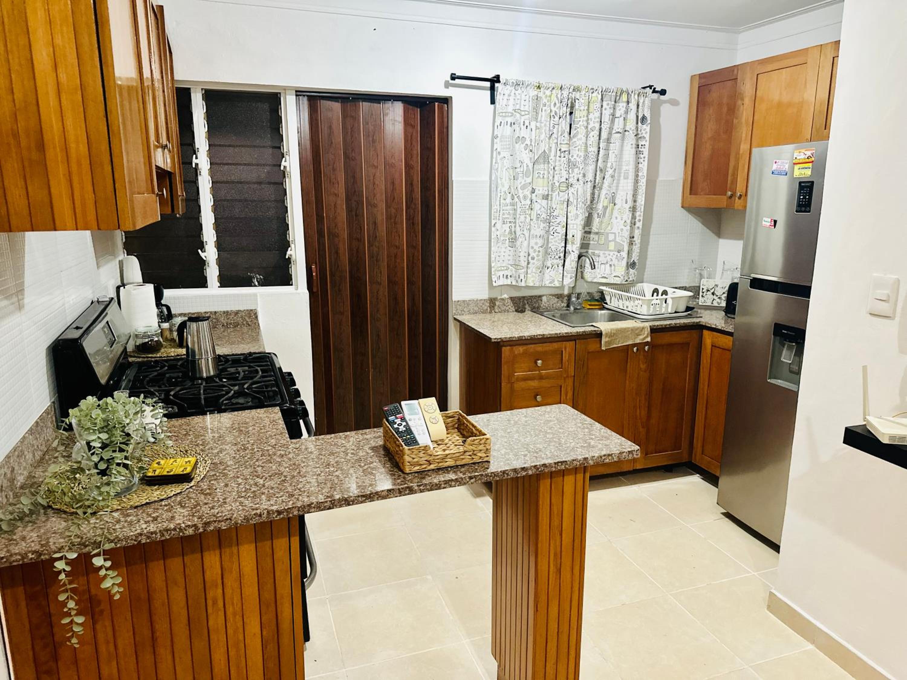 Stylish 2-Bed Condo in Altos de Arroyo Hondo view 5