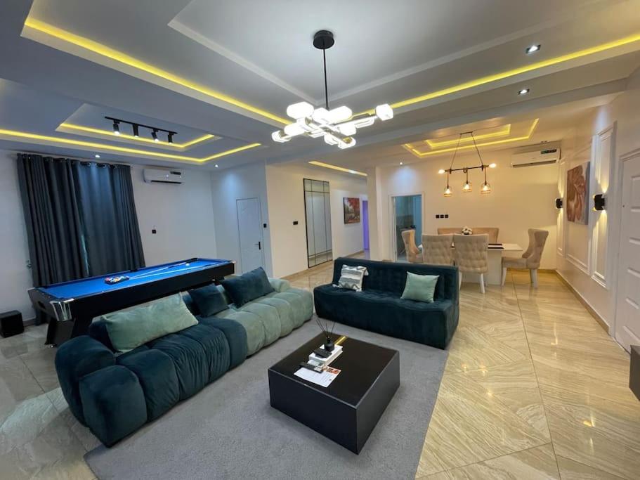 Luxury 3 bed in Parkview Estate