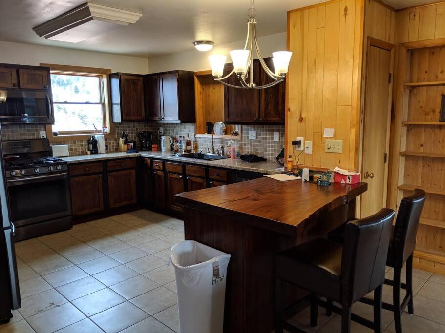 Beautiful quiet getaway in dark skies community. Perfect for a relaxing stay in the mountains view 5