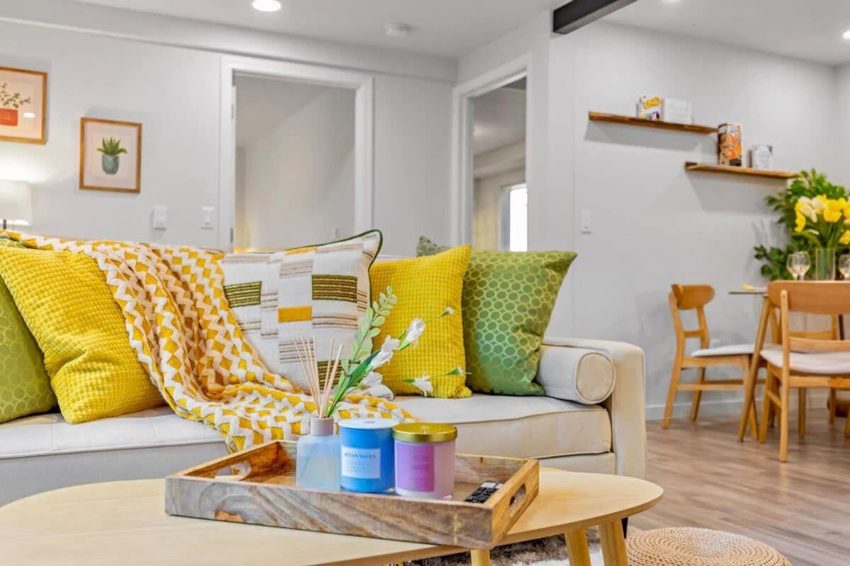 Secret & Cozy Renovated Cottage Near Costco I99 view 3