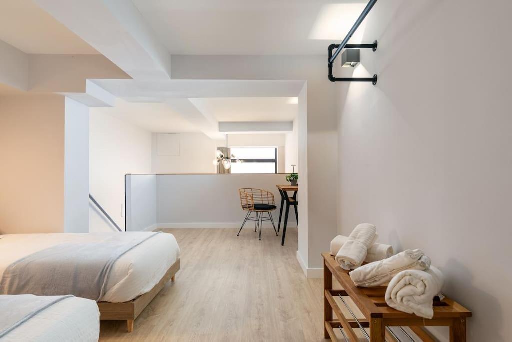 Nice new duplex in front of Palacio VistaAlegre