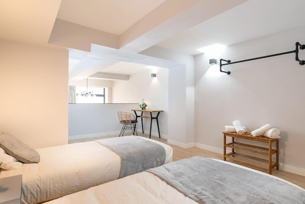 Nice new duplex in front of Palacio VistaAlegre