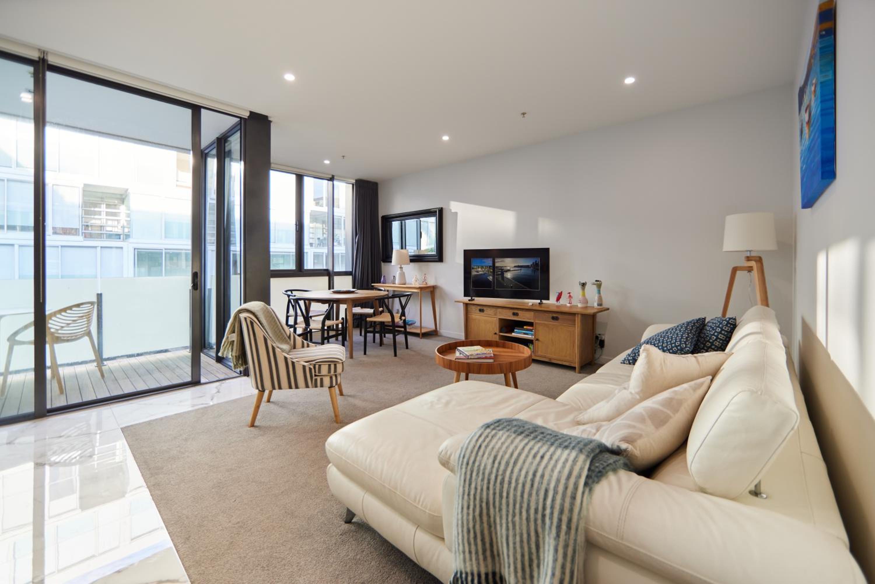 Hotel Pavilions Marina Apartment 104 - Wynyard Quarter Viaduct Harbour