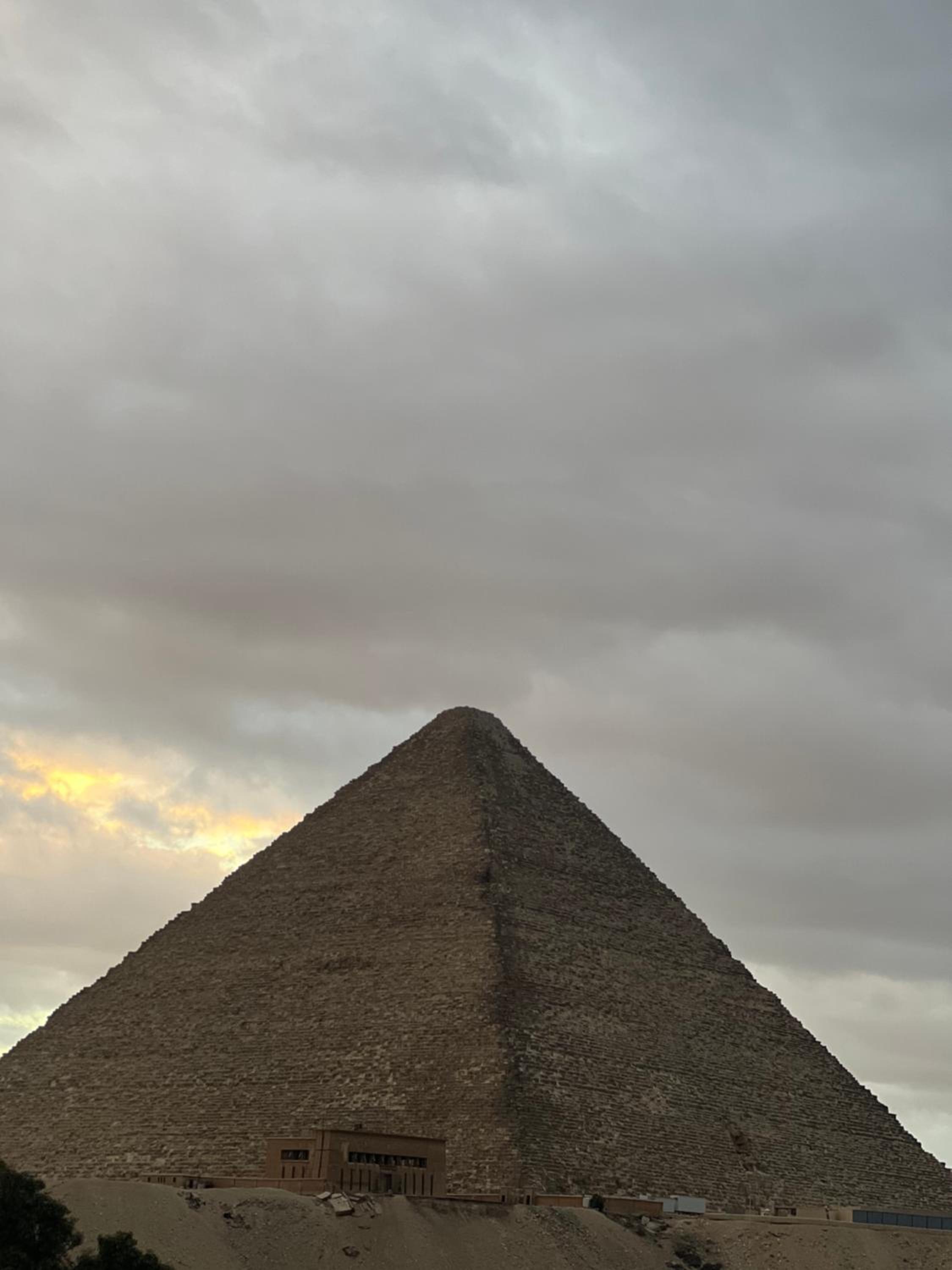 Pyramids view apartment2