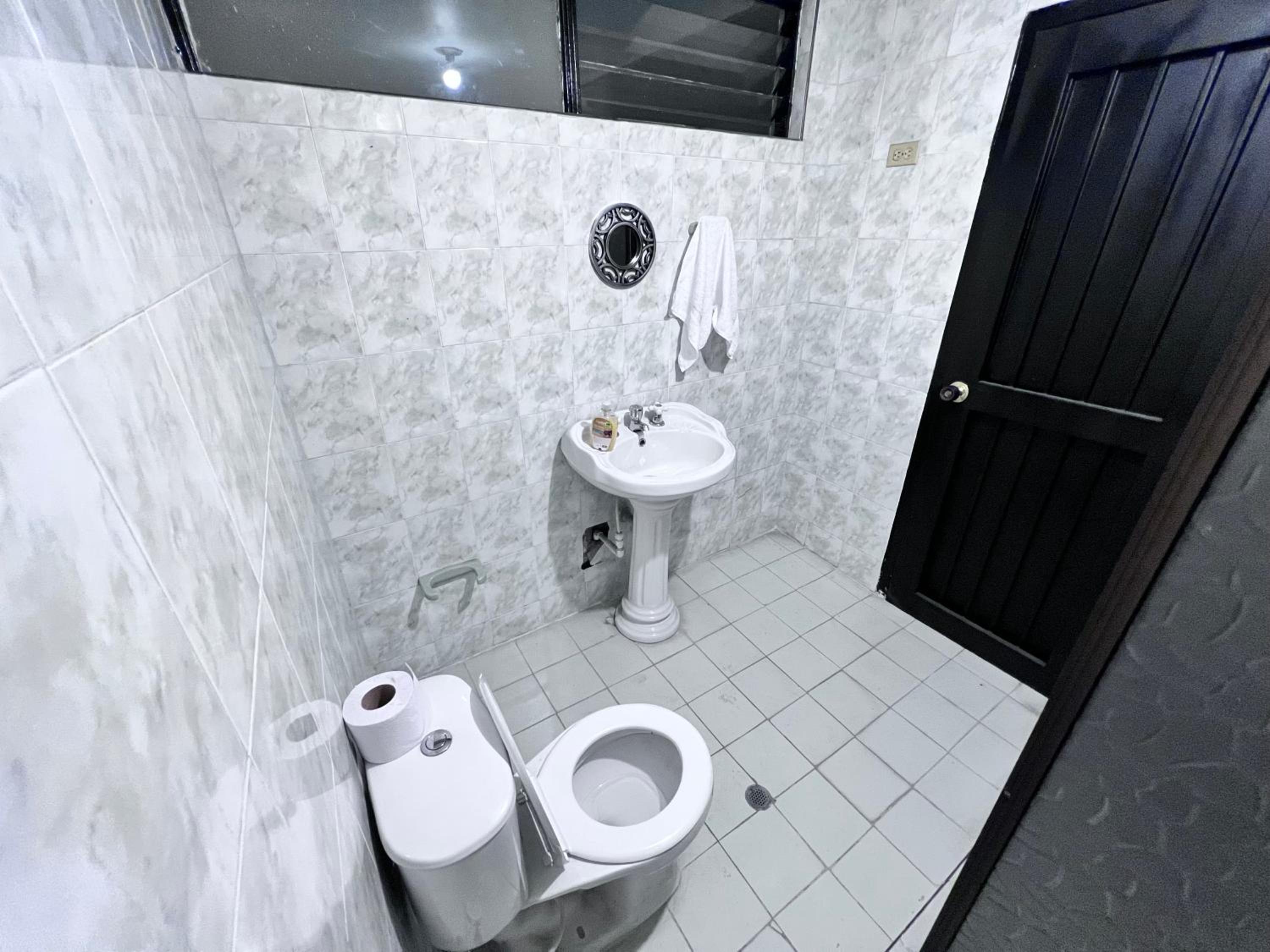 Zona Rosa Barrio Granada - Apartamento grande y cómodo - Cozy large apartment Near tourist attractions