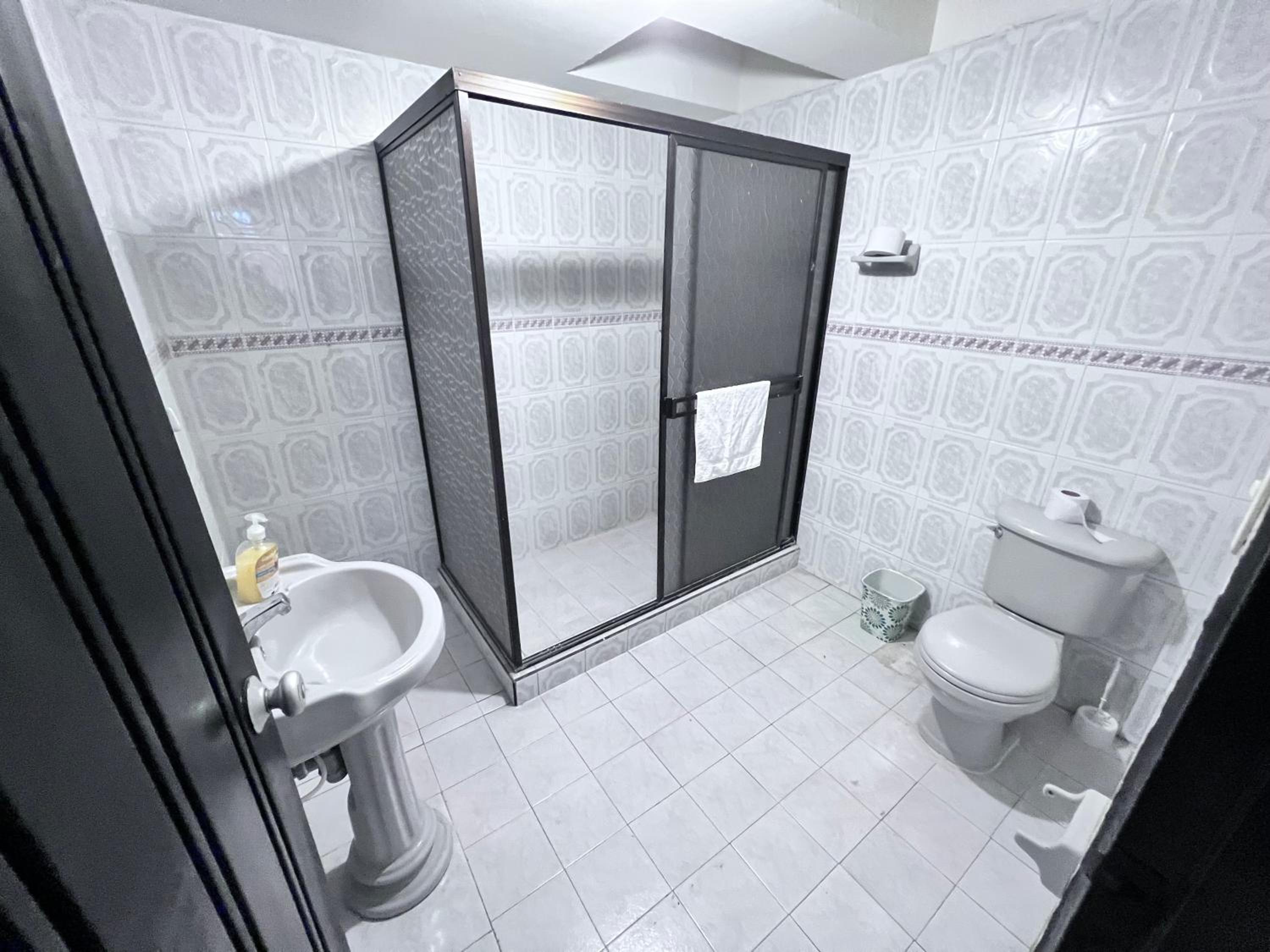 Zona Rosa Barrio Granada - Apartamento grande y cómodo - Cozy large apartment Near tourist attractions