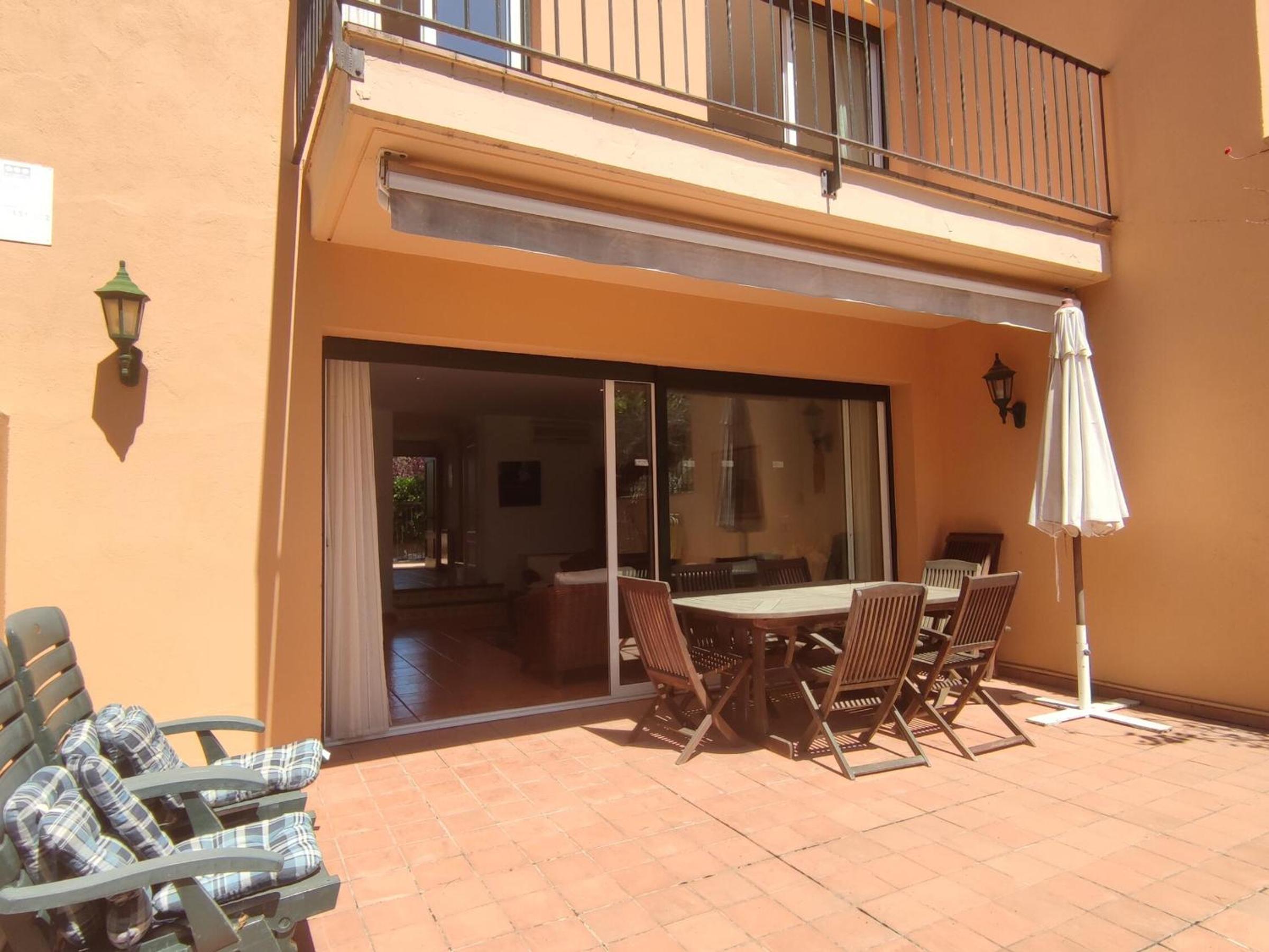 Hermosa Villa en Sant Feliu de Guíxols con Piscina Comunitaria - ES-209-80 view 2