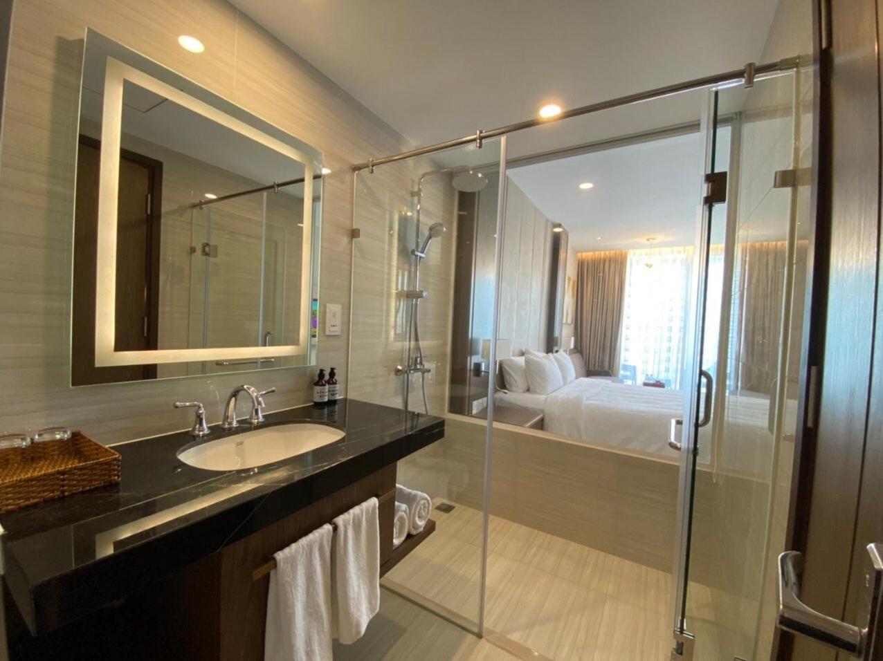 Panorama Nha Trang With free Gym and Pool view 4