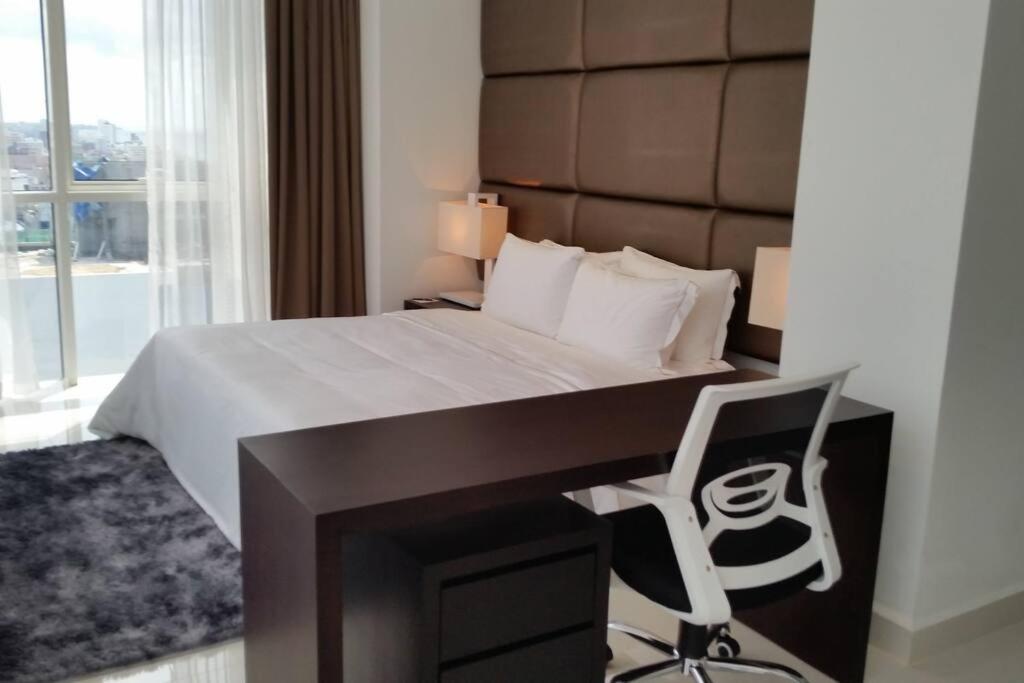 Platinum One Private Apartment Luxury Living in Colombo 3 view 5